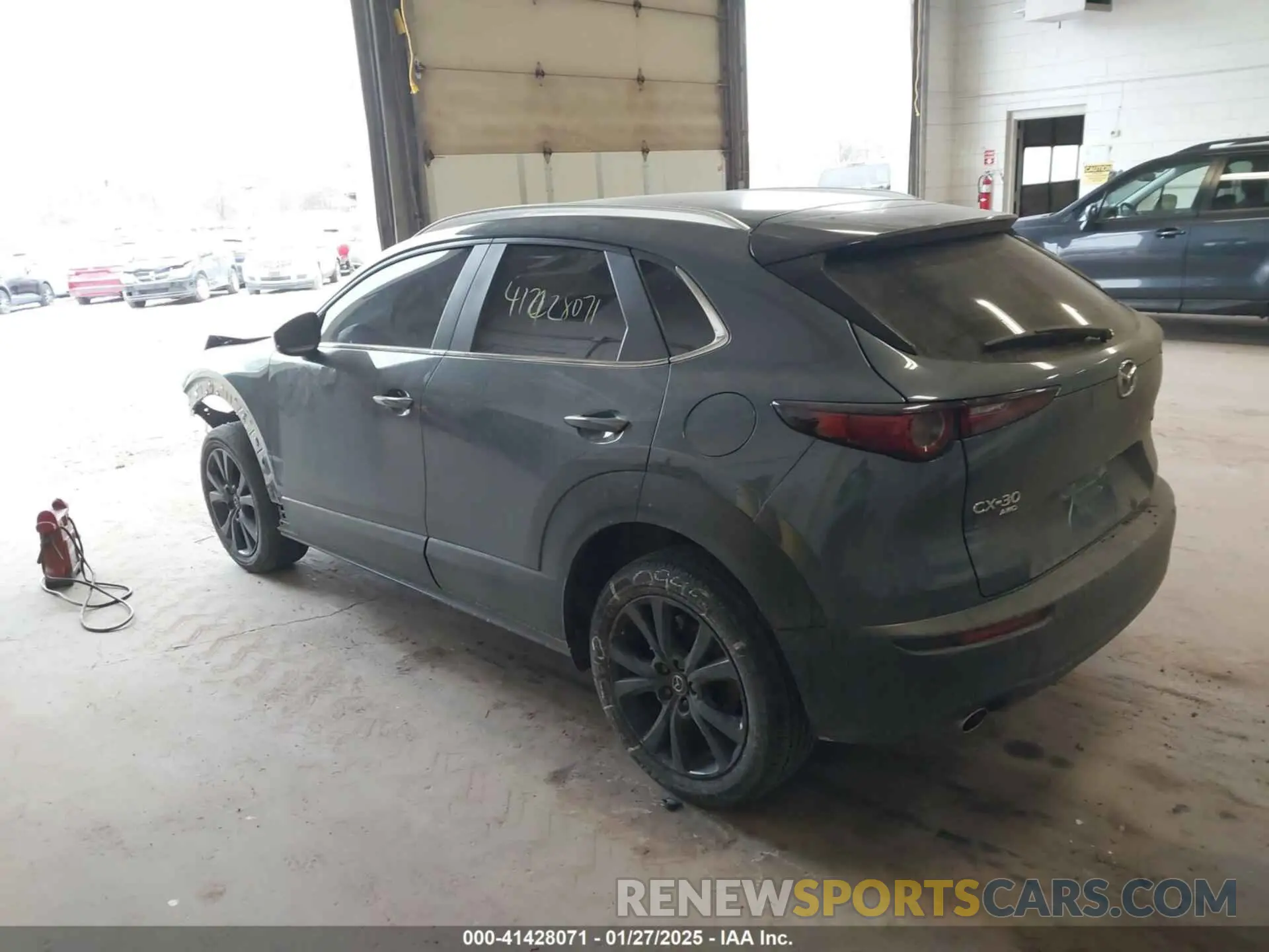 3 fotografías del automóvil dañado 3MVDMBCMXRM612697 MAZDA CX-30 2024