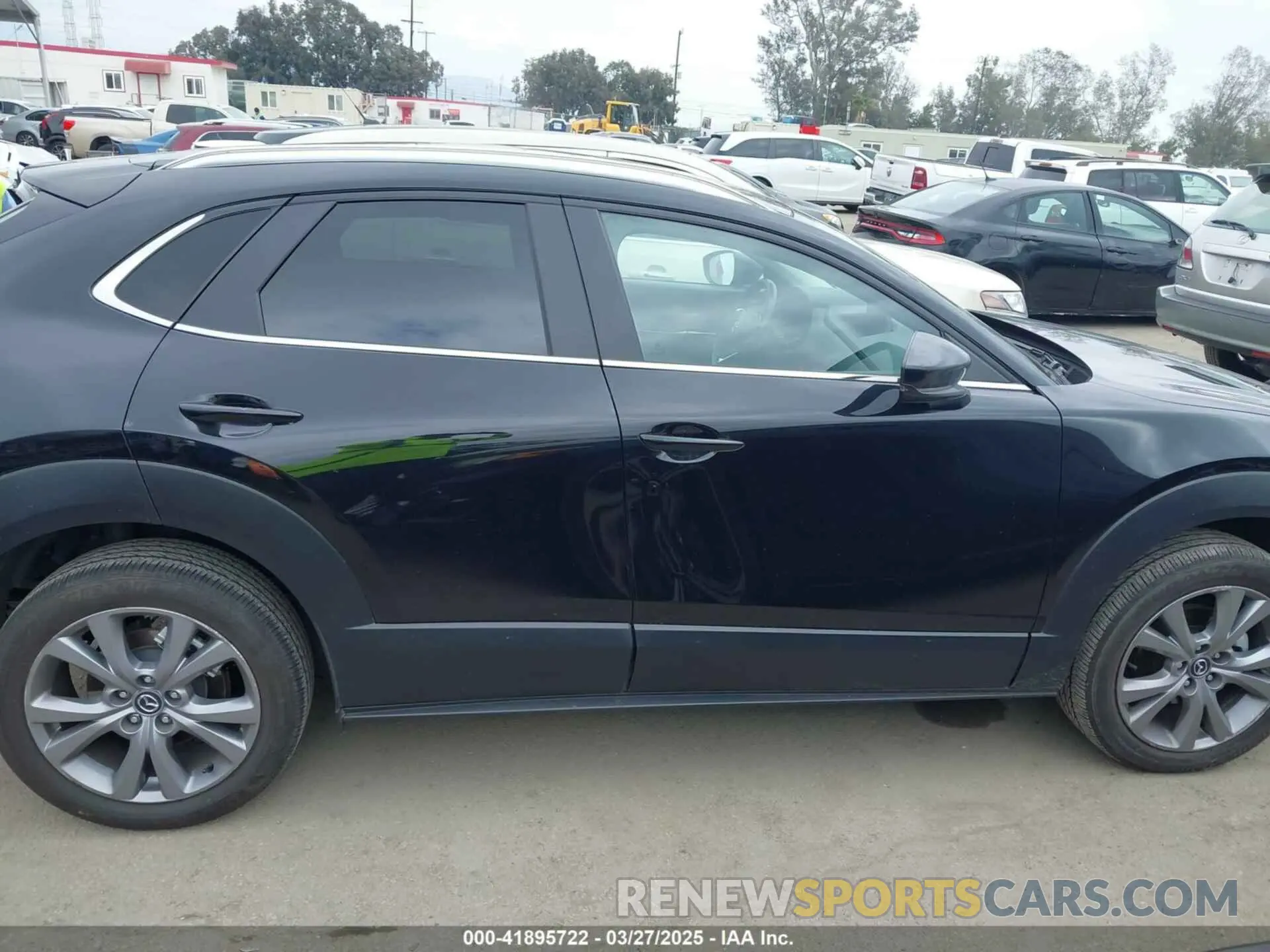 14 fotografías del automóvil dañado 3MVDMBCMXRM669336 MAZDA CX-30 2024