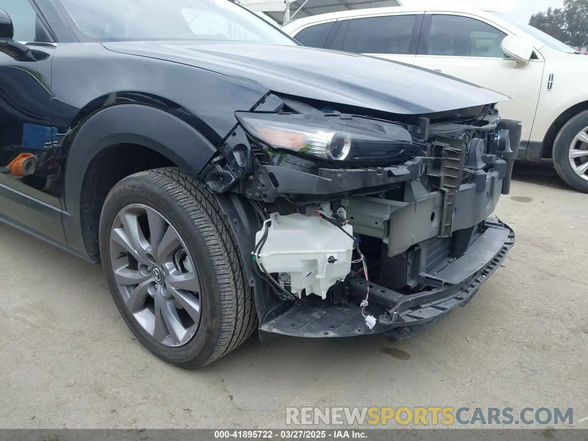 20 fotografías del automóvil dañado 3MVDMBCMXRM669336 MAZDA CX-30 2024