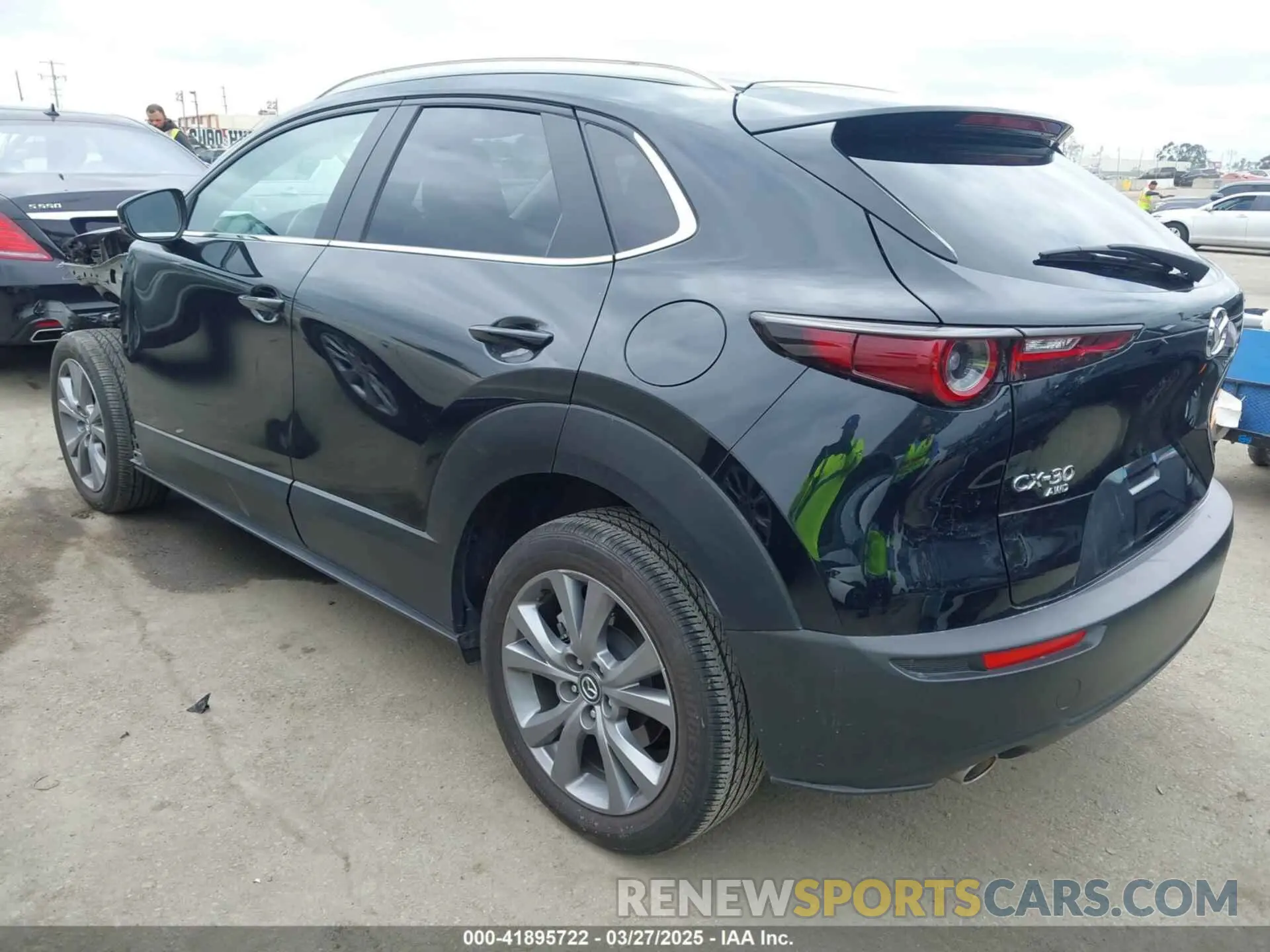 3 fotografías del automóvil dañado 3MVDMBCMXRM669336 MAZDA CX-30 2024