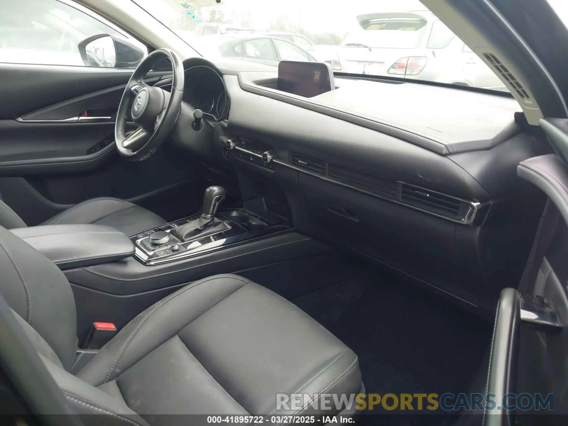 5 fotografías del automóvil dañado 3MVDMBCMXRM669336 MAZDA CX-30 2024