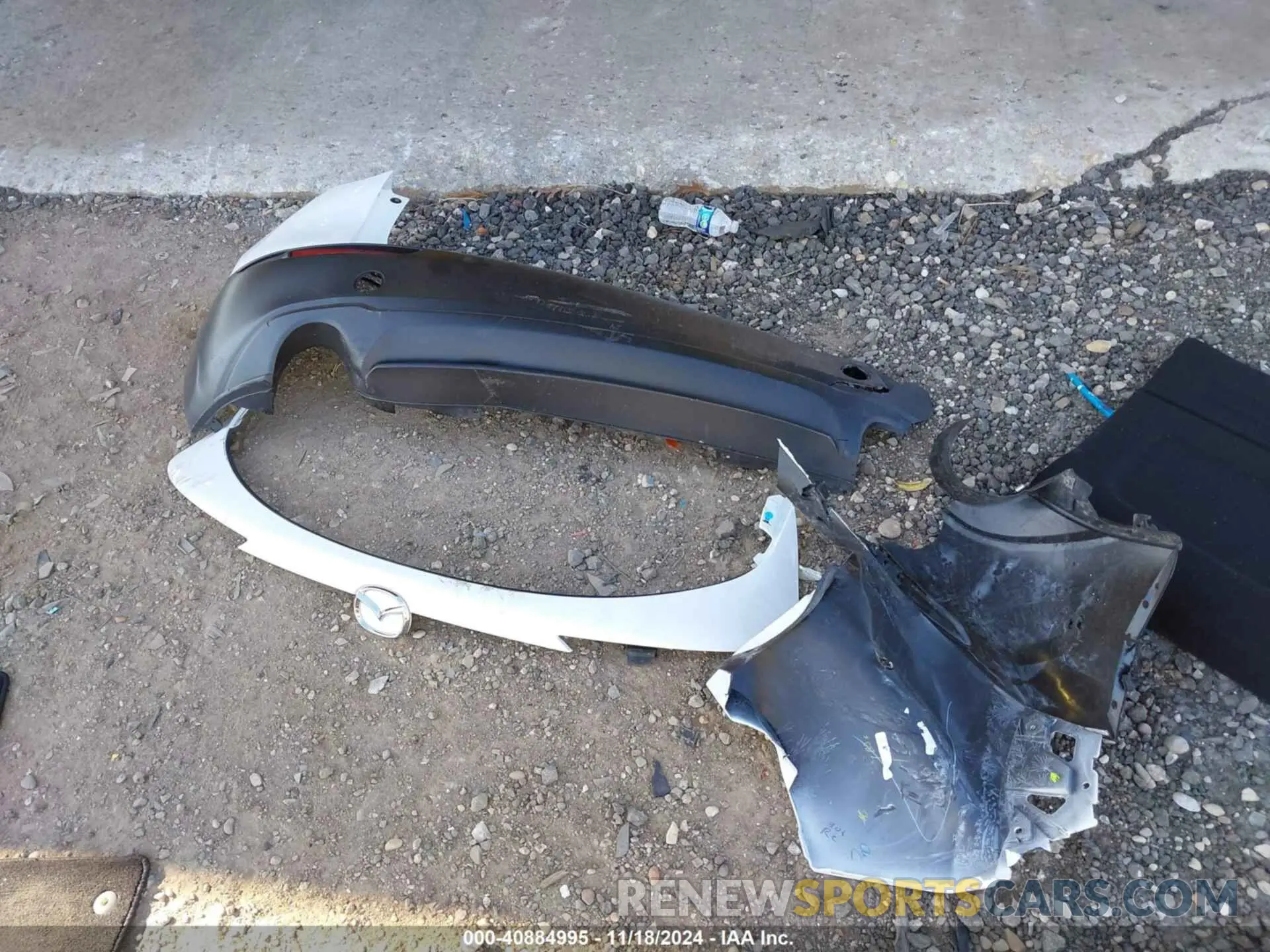 11 fotografías del automóvil dañado 3MVDMBDM0RM657503 MAZDA CX-30 2024