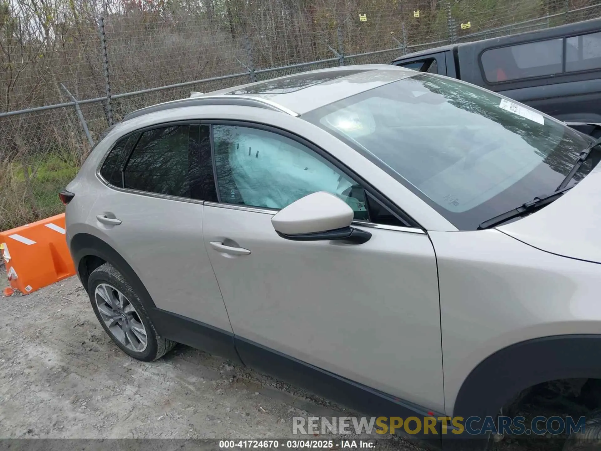 13 fotografías del automóvil dañado 3MVDMBDM1RM647840 MAZDA CX-30 2024