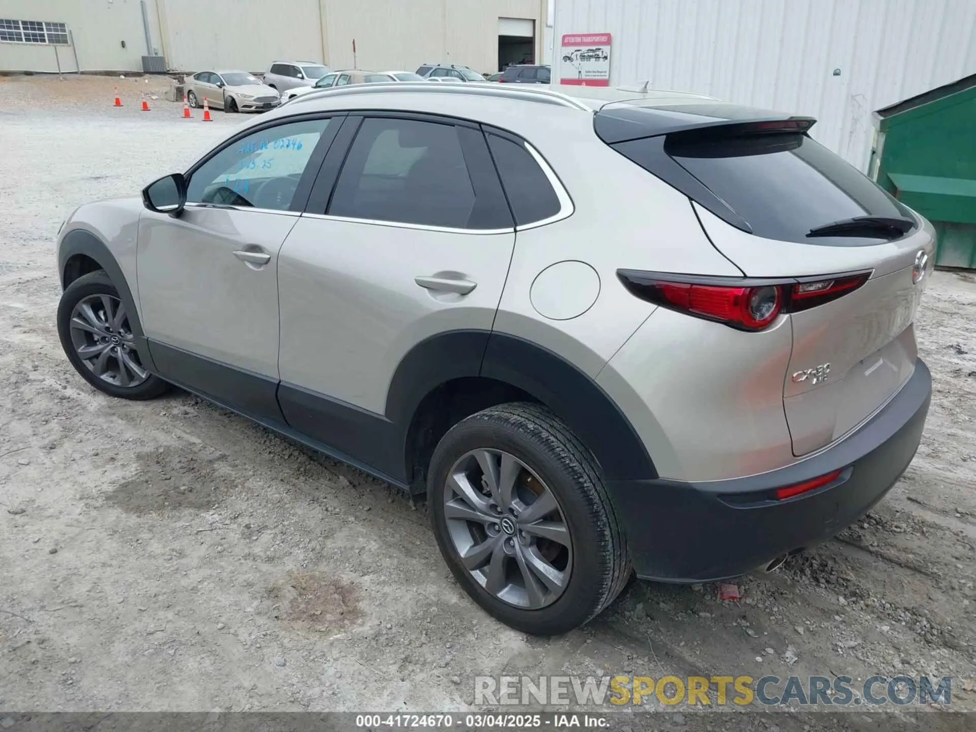 3 fotografías del automóvil dañado 3MVDMBDM1RM647840 MAZDA CX-30 2024