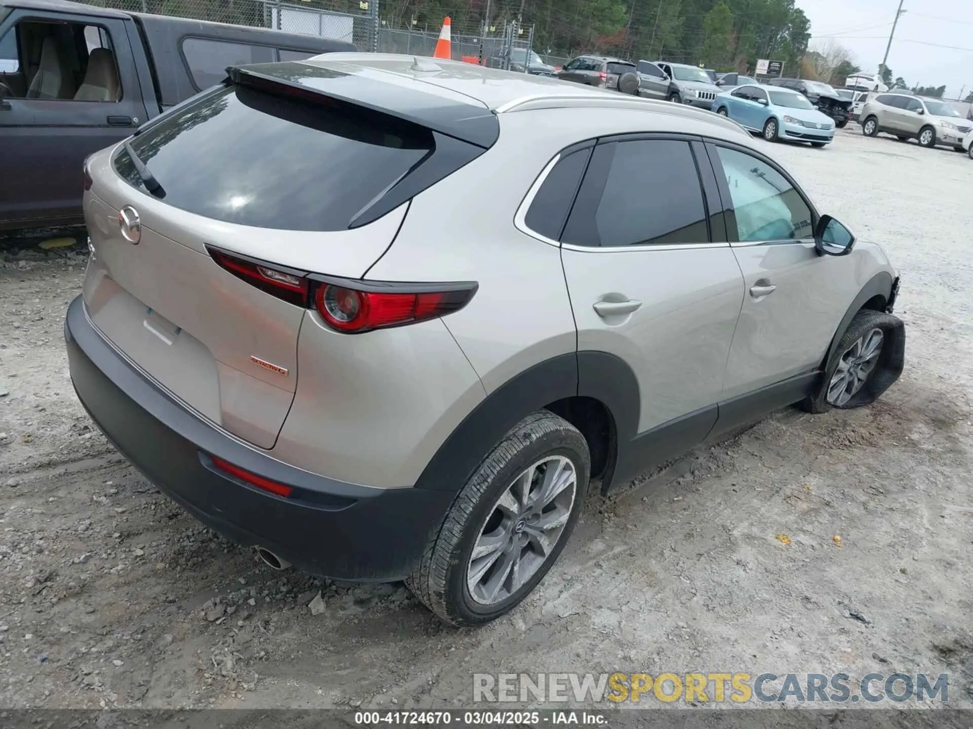 4 fotografías del automóvil dañado 3MVDMBDM1RM647840 MAZDA CX-30 2024
