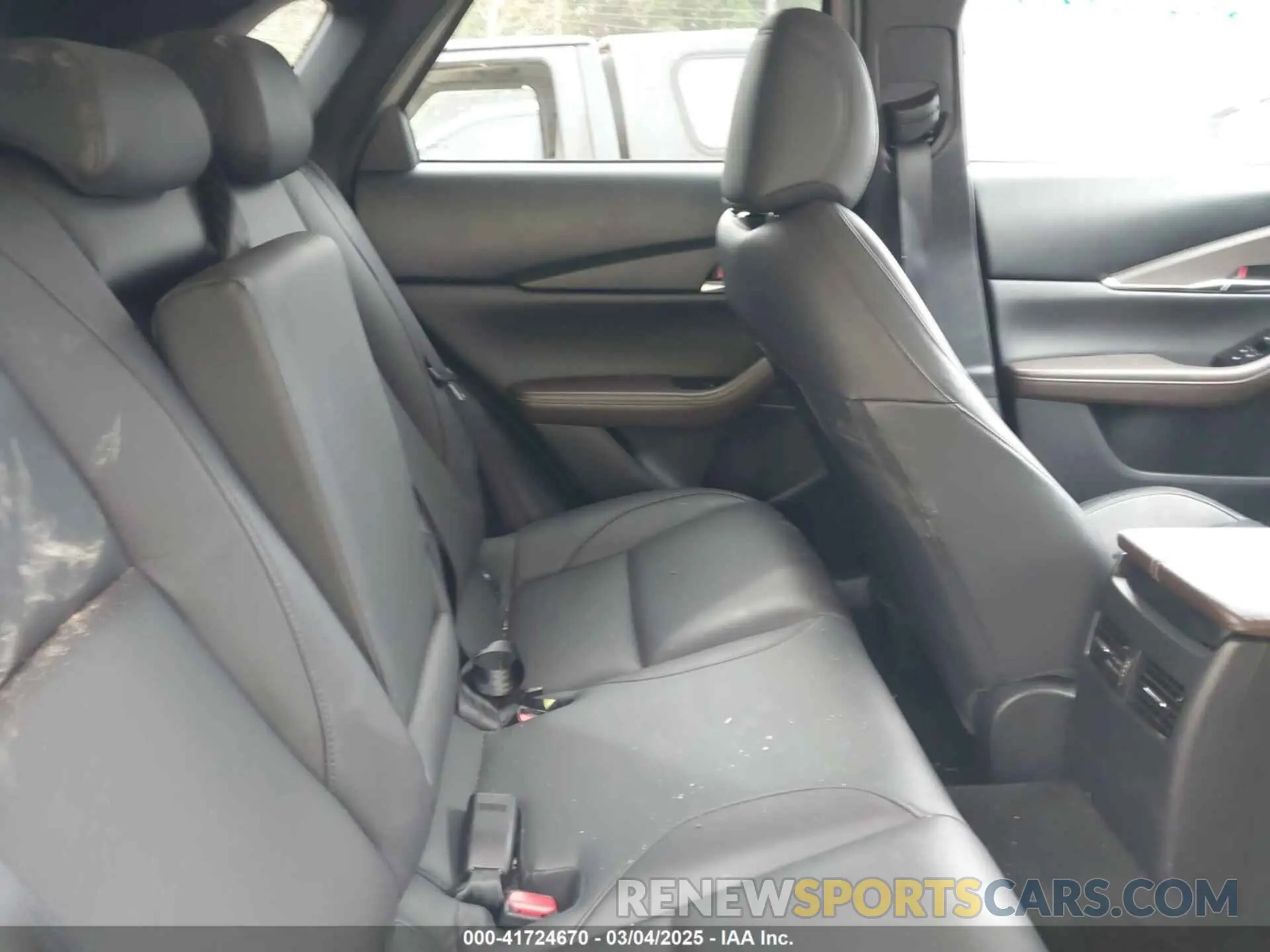 8 fotografías del automóvil dañado 3MVDMBDM1RM647840 MAZDA CX-30 2024