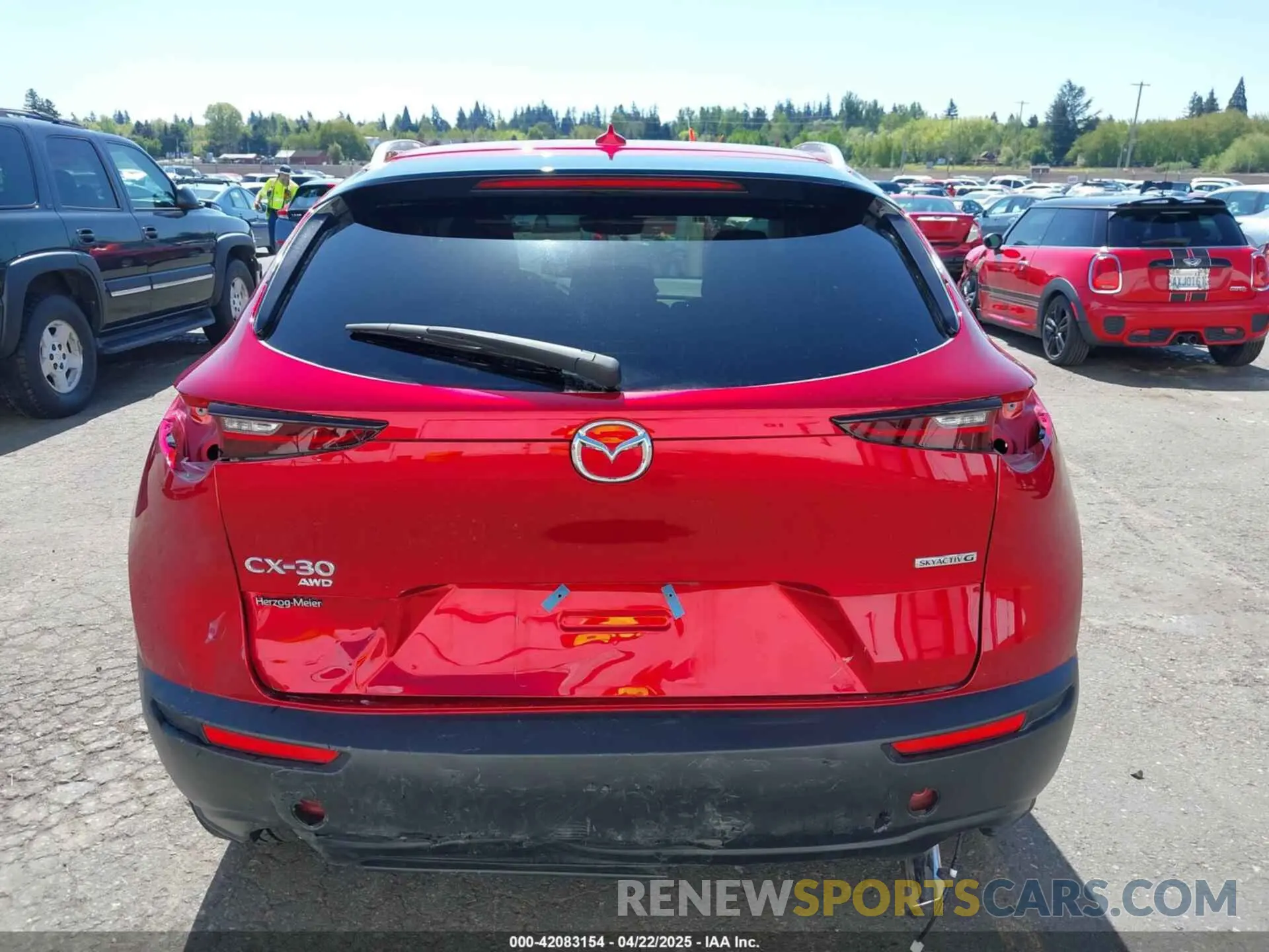 17 fotografías del automóvil dañado 3MVDMBDM2RM698179 MAZDA CX-30 2024