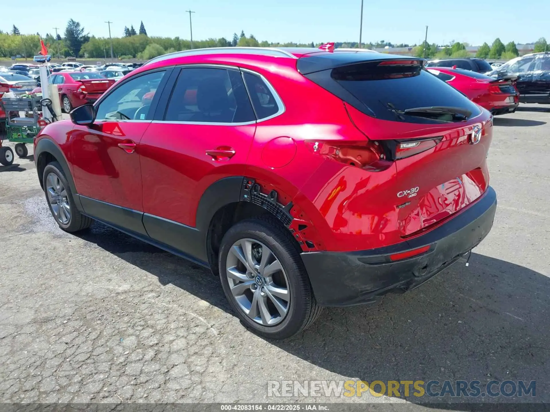 3 fotografías del automóvil dañado 3MVDMBDM2RM698179 MAZDA CX-30 2024