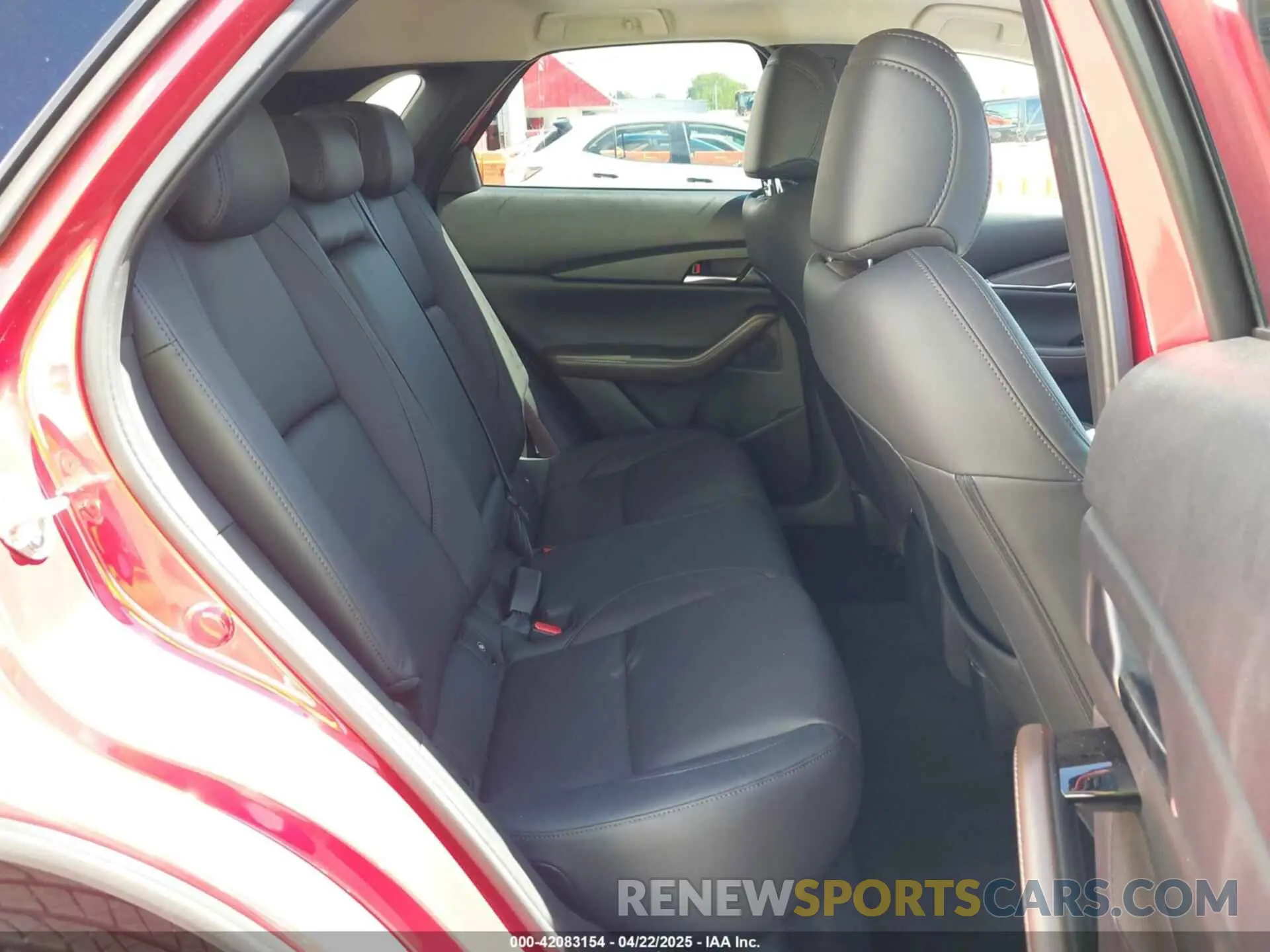 8 fotografías del automóvil dañado 3MVDMBDM2RM698179 MAZDA CX-30 2024