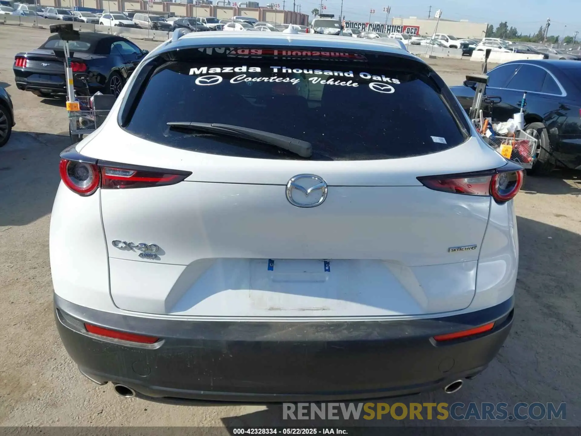 16 fotografías del automóvil dañado 3MVDMBDM4RM616159 MAZDA CX-30 2024