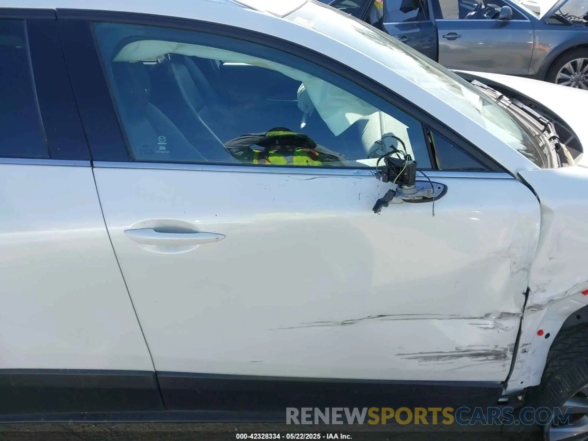 17 fotografías del automóvil dañado 3MVDMBDM4RM616159 MAZDA CX-30 2024