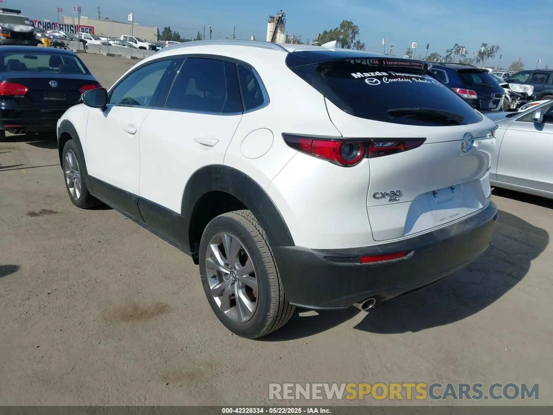 3 fotografías del automóvil dañado 3MVDMBDM4RM616159 MAZDA CX-30 2024