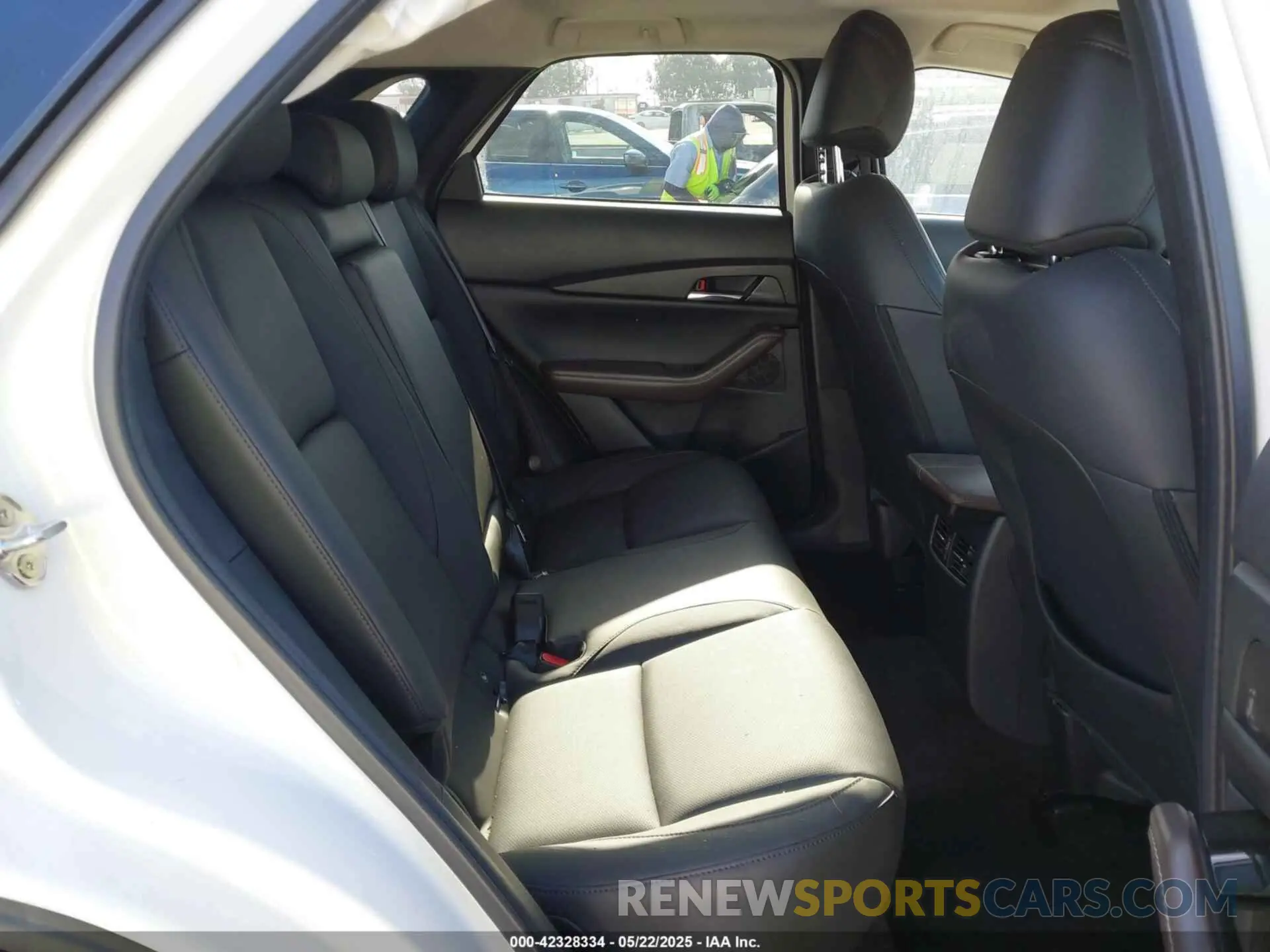 8 fotografías del automóvil dañado 3MVDMBDM4RM616159 MAZDA CX-30 2024
