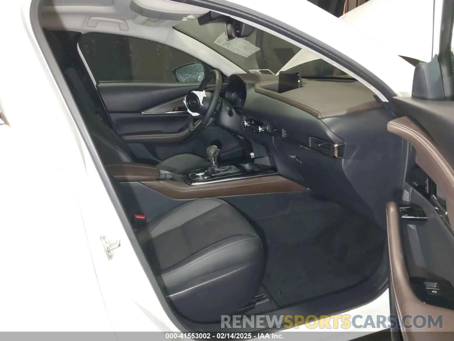 5 fotografías del automóvil dañado 3MVDMBDY7RM706554 MAZDA CX-30 2024