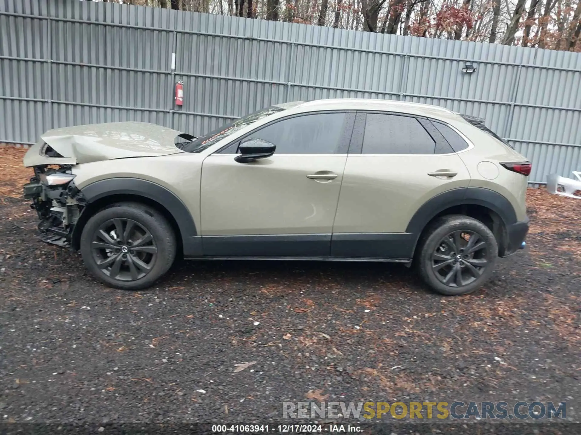 14 fotografías del automóvil dañado 3MVDMBXY1RM619079 MAZDA CX-30 2024