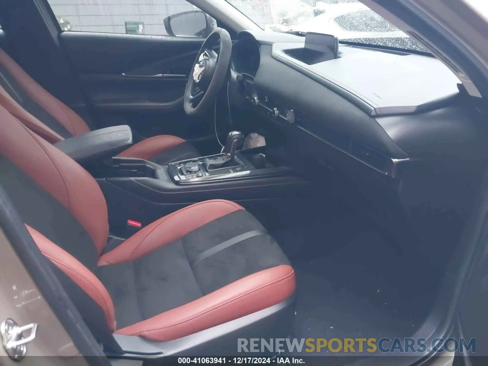 5 fotografías del automóvil dañado 3MVDMBXY1RM619079 MAZDA CX-30 2024