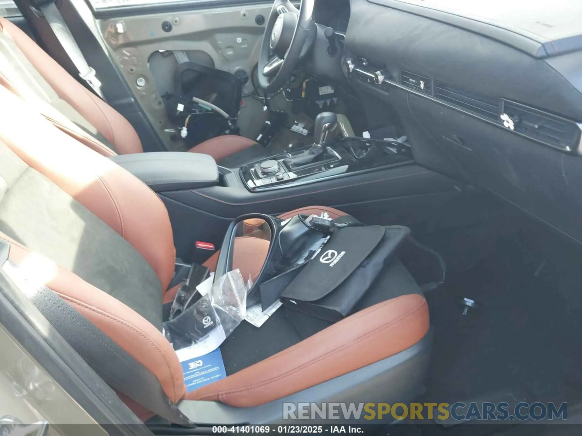 5 fotografías del automóvil dañado 3MVDMBXY4RM708886 MAZDA CX-30 2024
