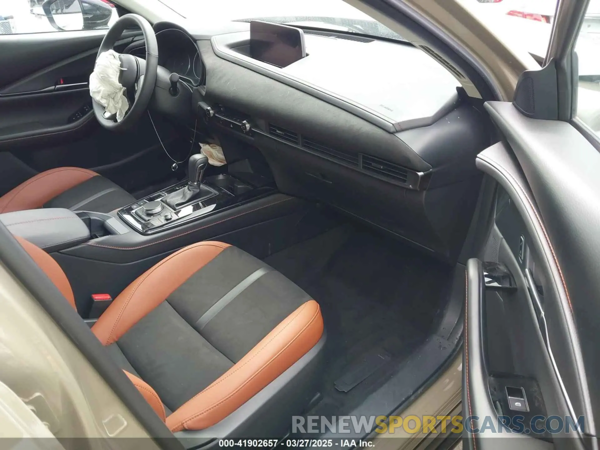 5 fotografías del automóvil dañado 3MVDMBXY5RM714101 MAZDA CX-30 2024