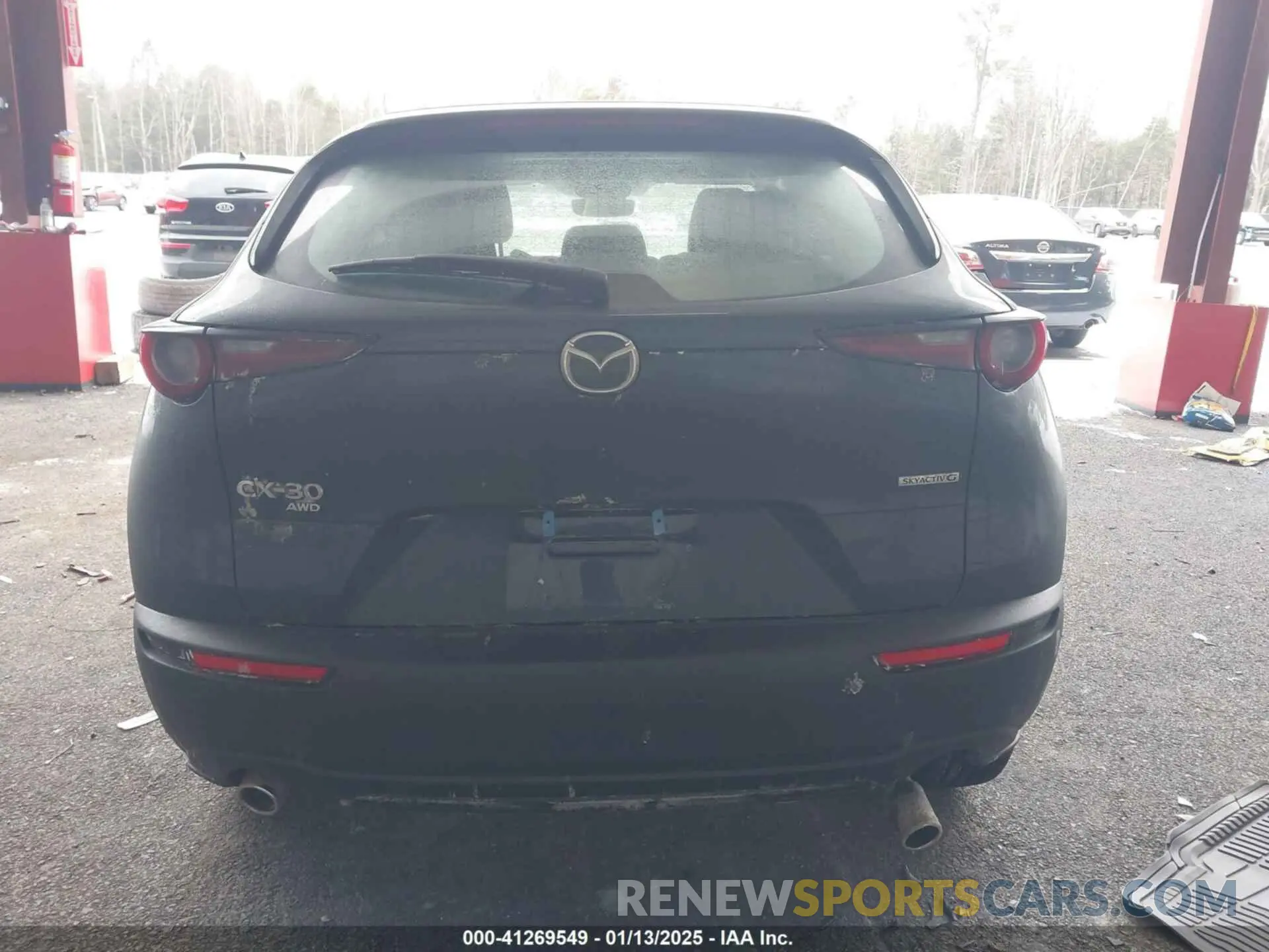15 fotografías del automóvil dañado 3MVDMBAM5SM762984 MAZDA CX-30 2025