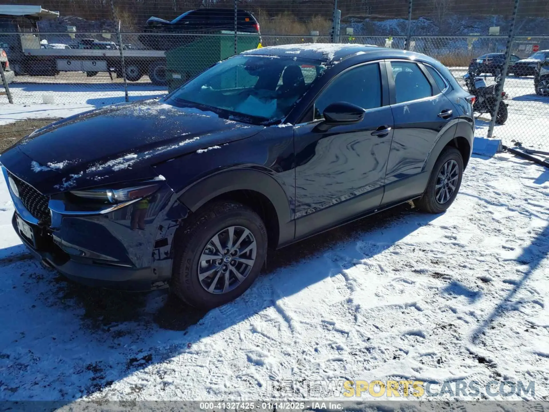 2 fotografías del automóvil dañado 3MVDMBAM6SM763738 MAZDA CX-30 2025
