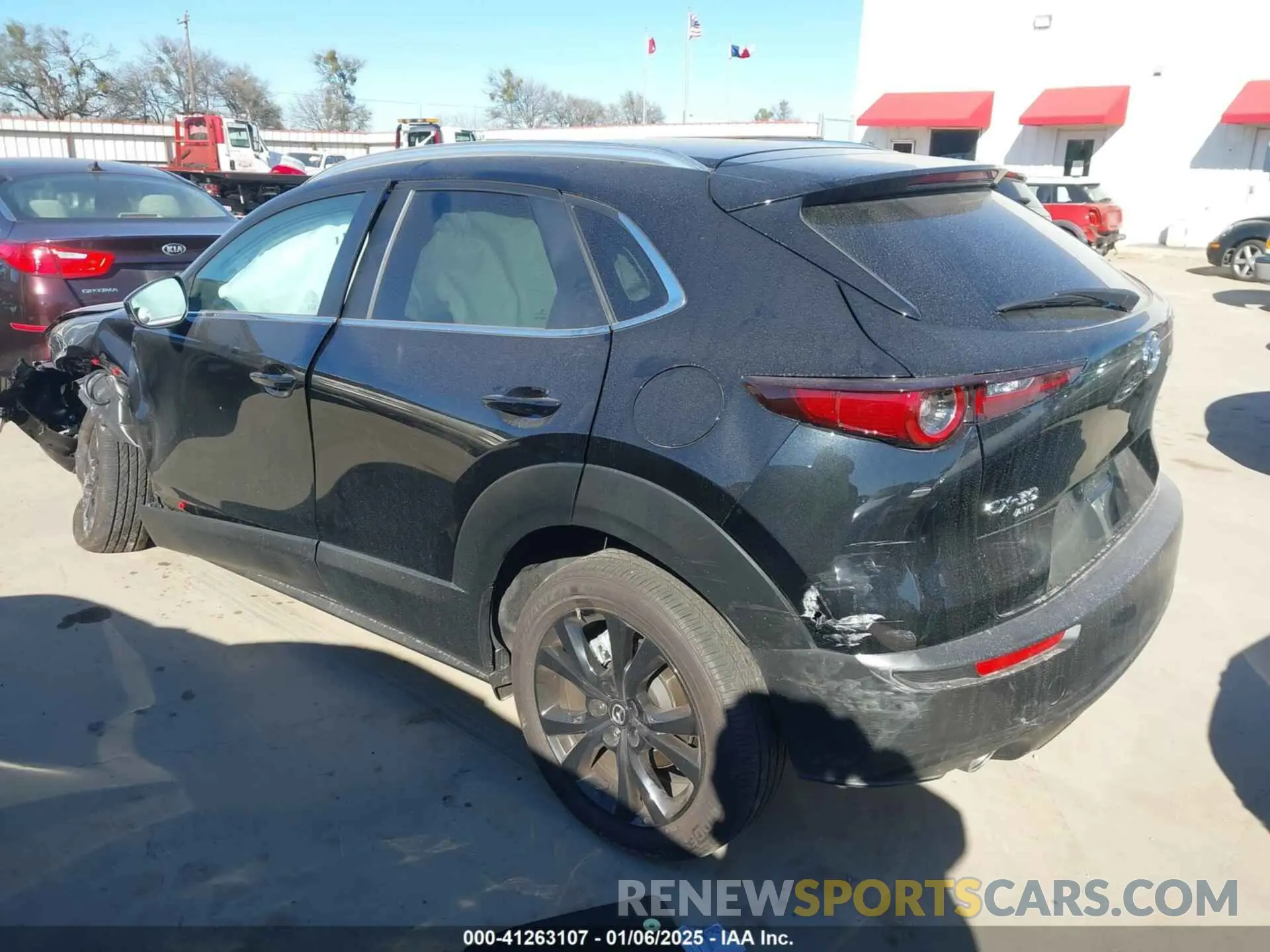 3 fotografías del automóvil dañado 3MVDMBBM0SM760087 MAZDA CX-30 2025