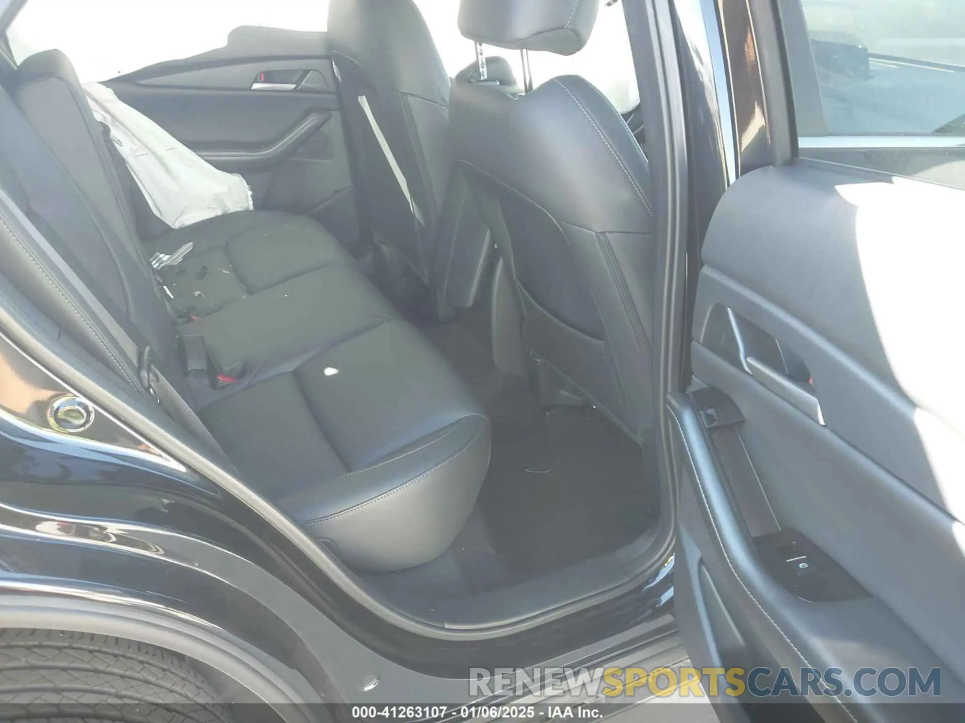 8 fotografías del automóvil dañado 3MVDMBBM0SM760087 MAZDA CX-30 2025