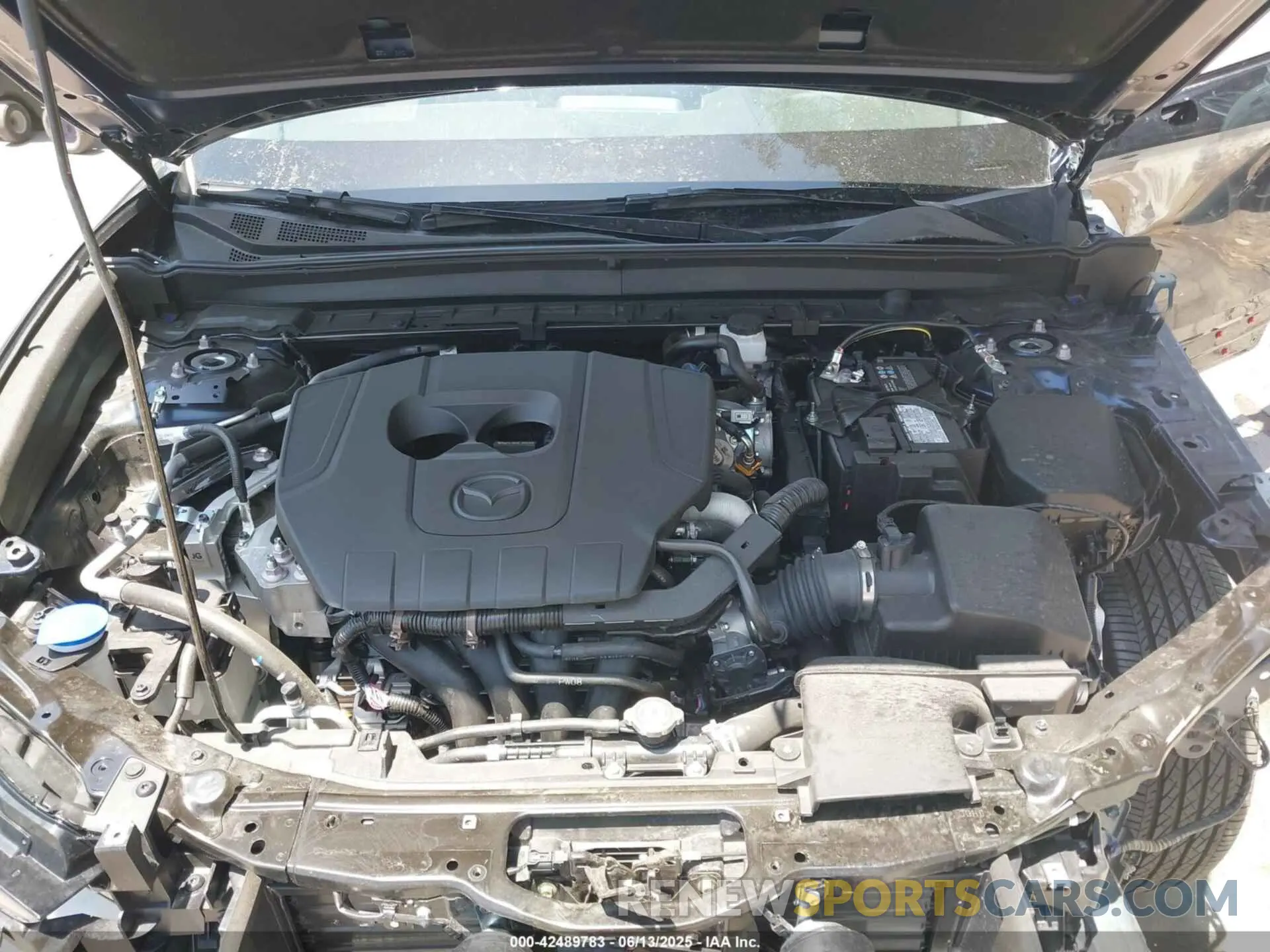 10 fotografías del automóvil dañado 3MVDMBBM1SM792238 MAZDA CX-30 2025