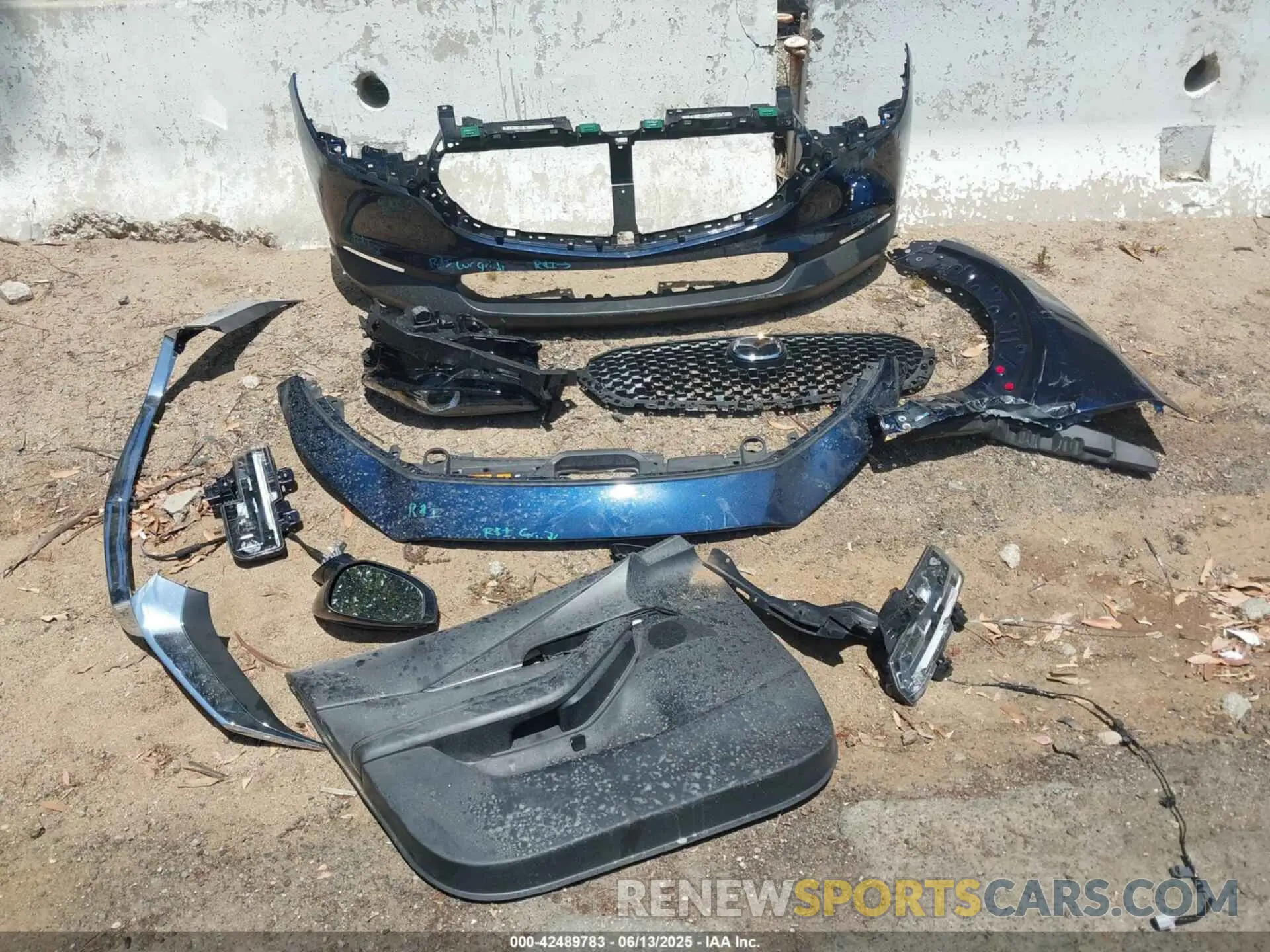 12 fotografías del automóvil dañado 3MVDMBBM1SM792238 MAZDA CX-30 2025