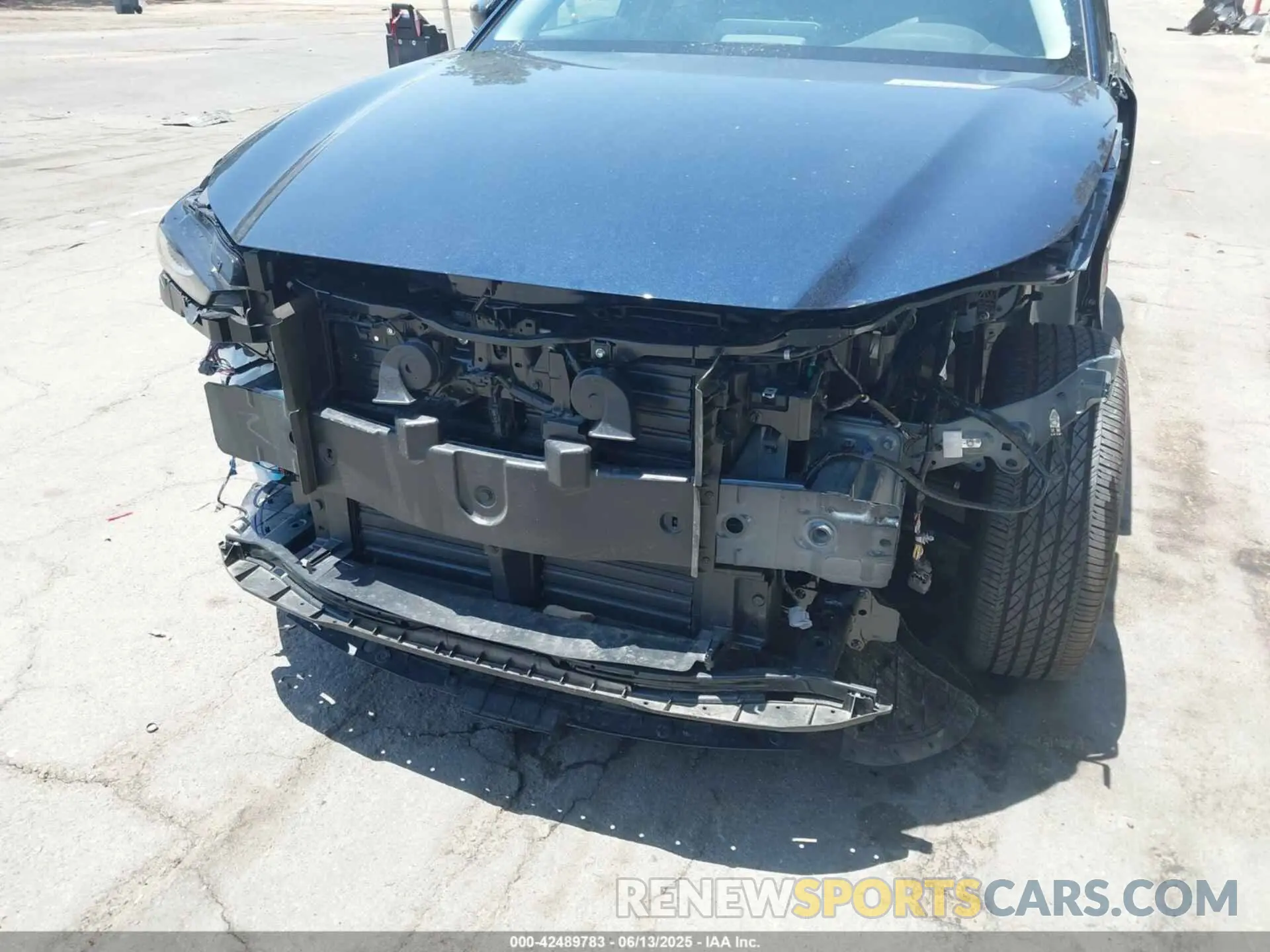 19 fotografías del automóvil dañado 3MVDMBBM1SM792238 MAZDA CX-30 2025