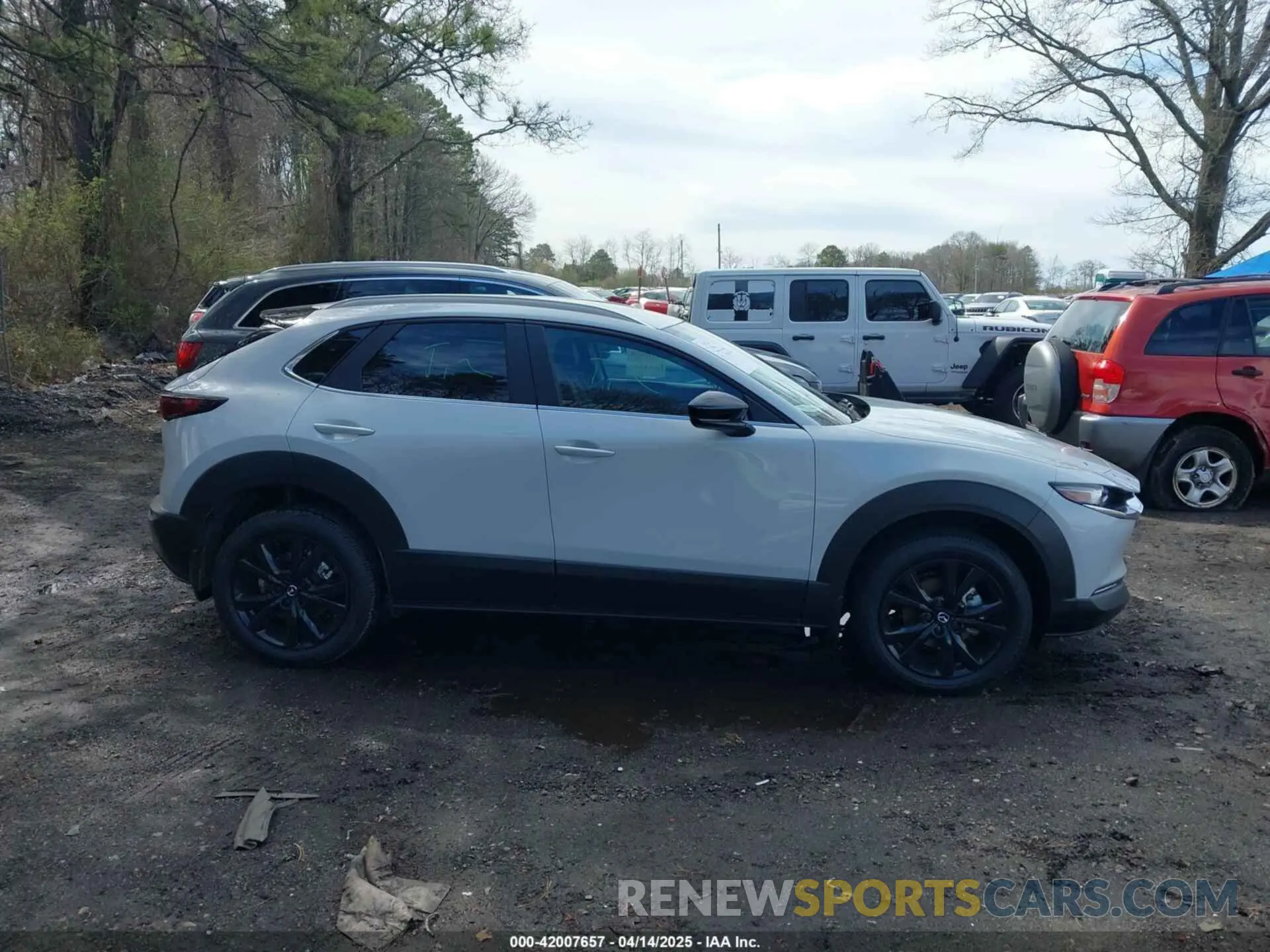 13 fotografías del automóvil dañado 3MVDMBBM9SM801901 MAZDA CX-30 2025