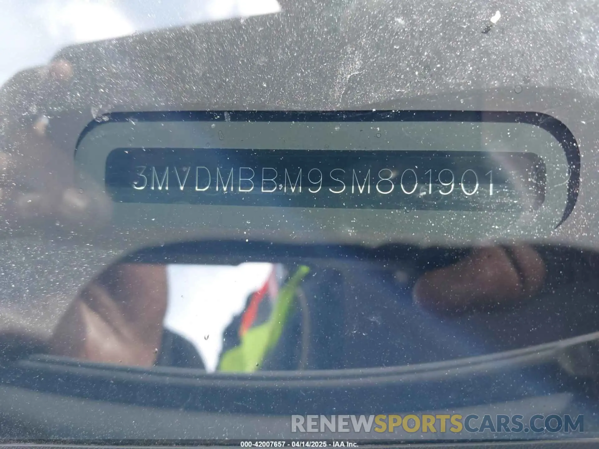 17 fotografías del automóvil dañado 3MVDMBBM9SM801901 MAZDA CX-30 2025