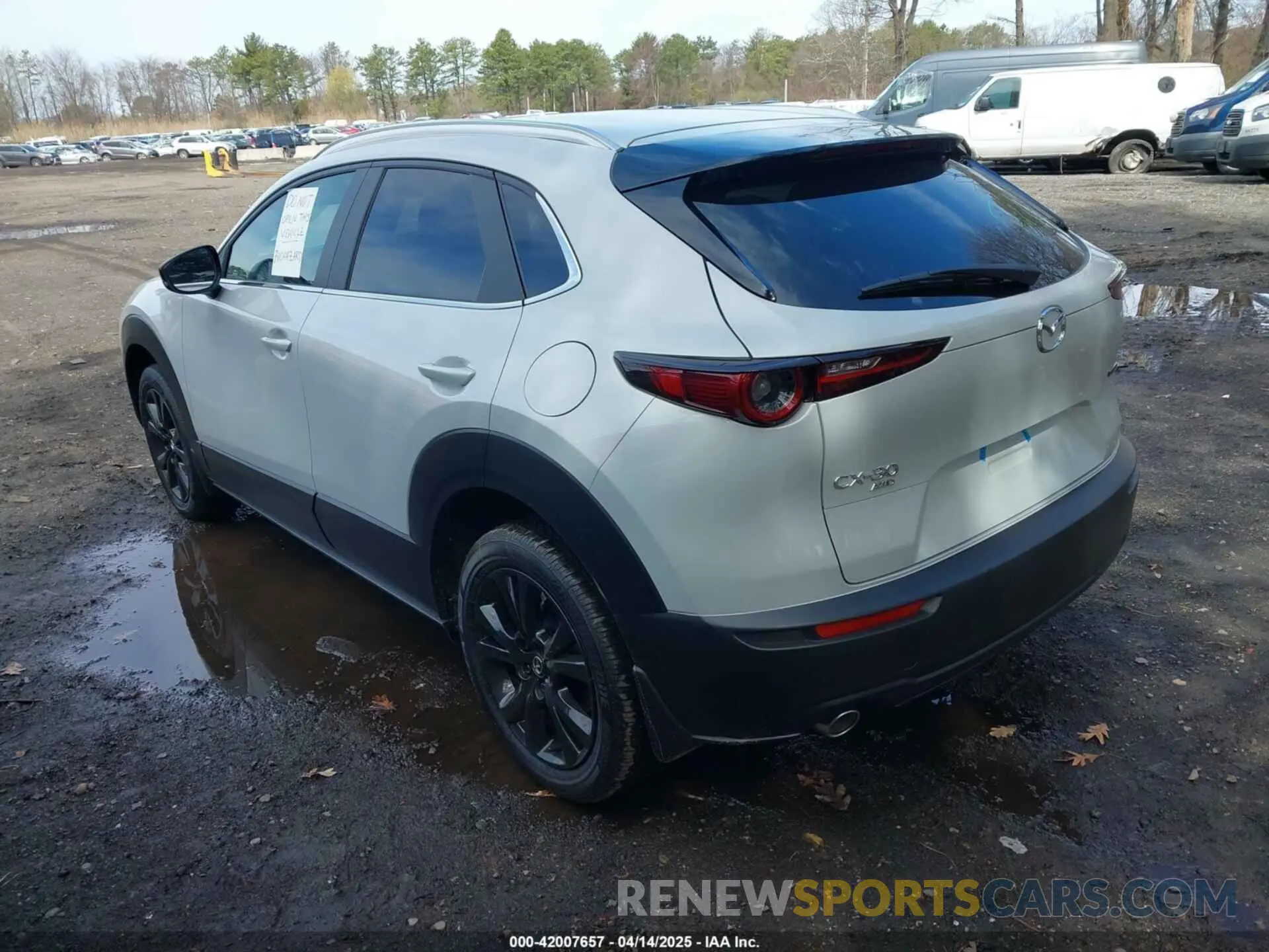 3 fotografías del automóvil dañado 3MVDMBBM9SM801901 MAZDA CX-30 2025