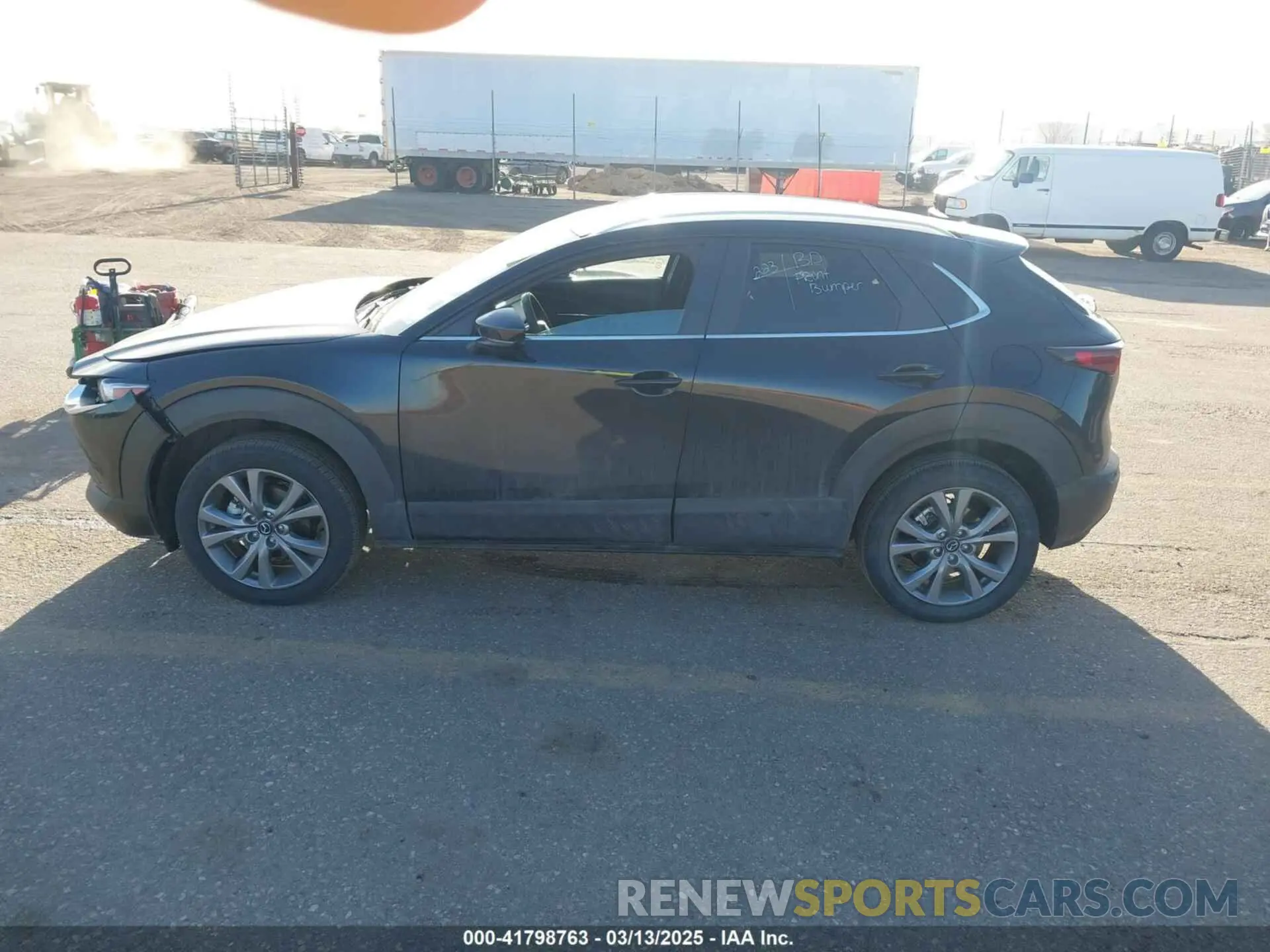 14 fotografías del automóvil dañado 3MVDMBCM0SM772190 MAZDA CX-30 2025