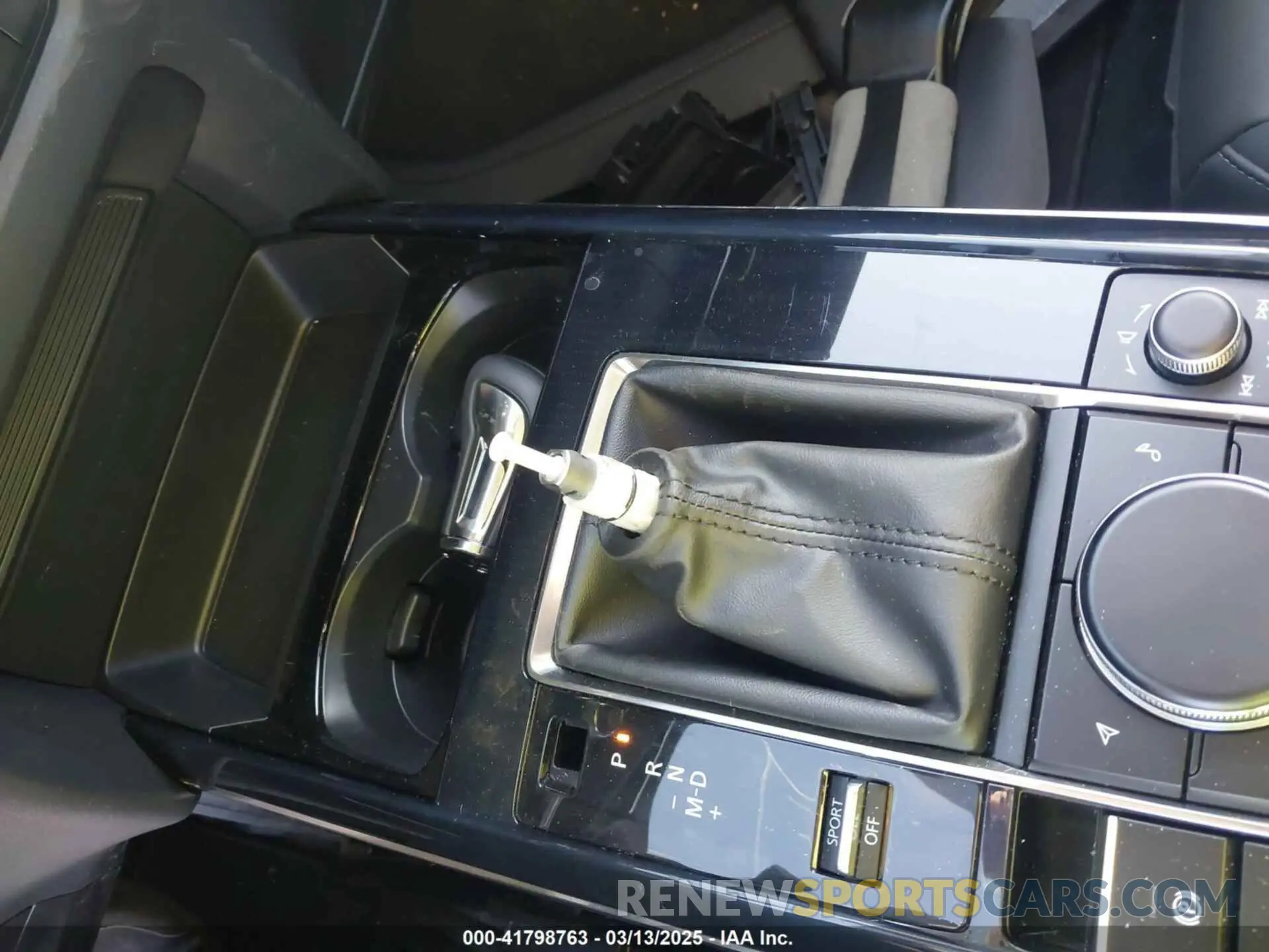 17 fotografías del automóvil dañado 3MVDMBCM0SM772190 MAZDA CX-30 2025