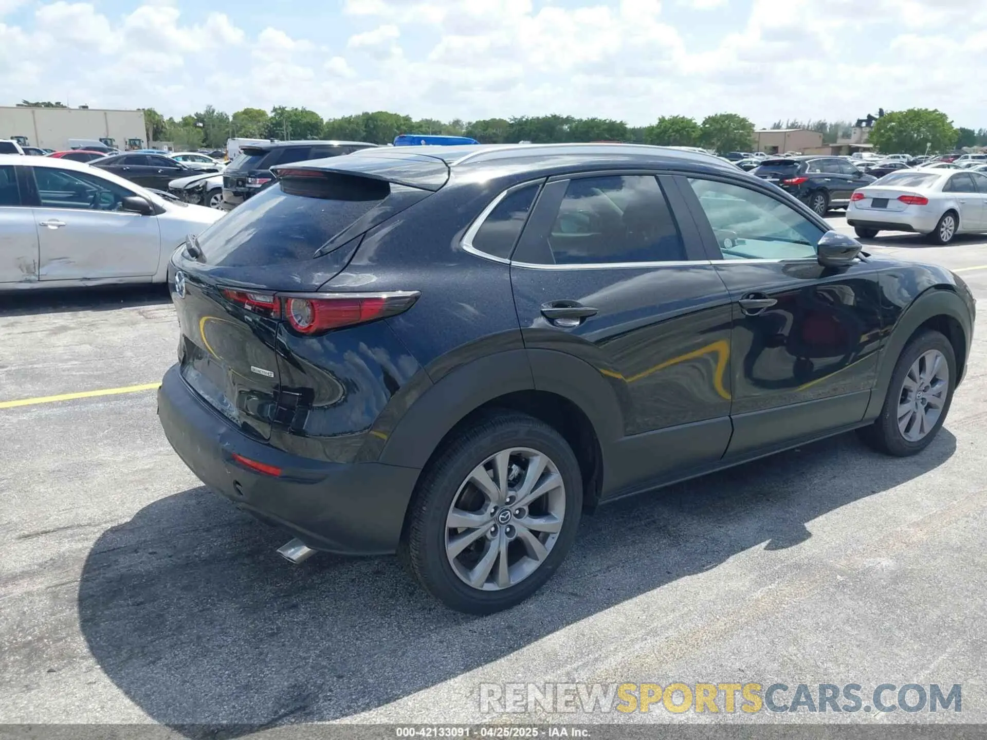 4 fotografías del automóvil dañado 3MVDMBCM0SM798708 MAZDA CX-30 2025