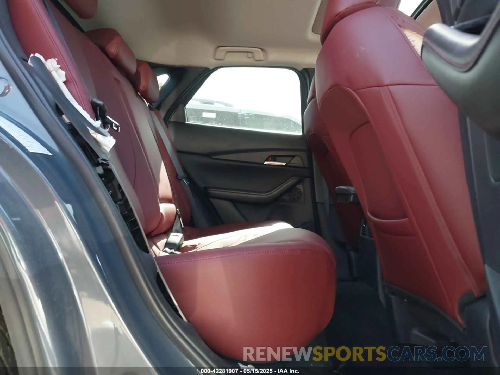 8 fotografías del automóvil dañado 3MVDMBCM0SM814065 MAZDA CX-30 2025