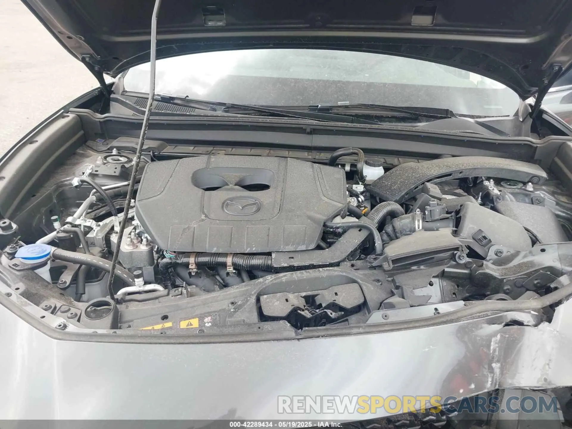 10 fotografías del automóvil dañado 3MVDMBCM2SM755455 MAZDA CX-30 2025