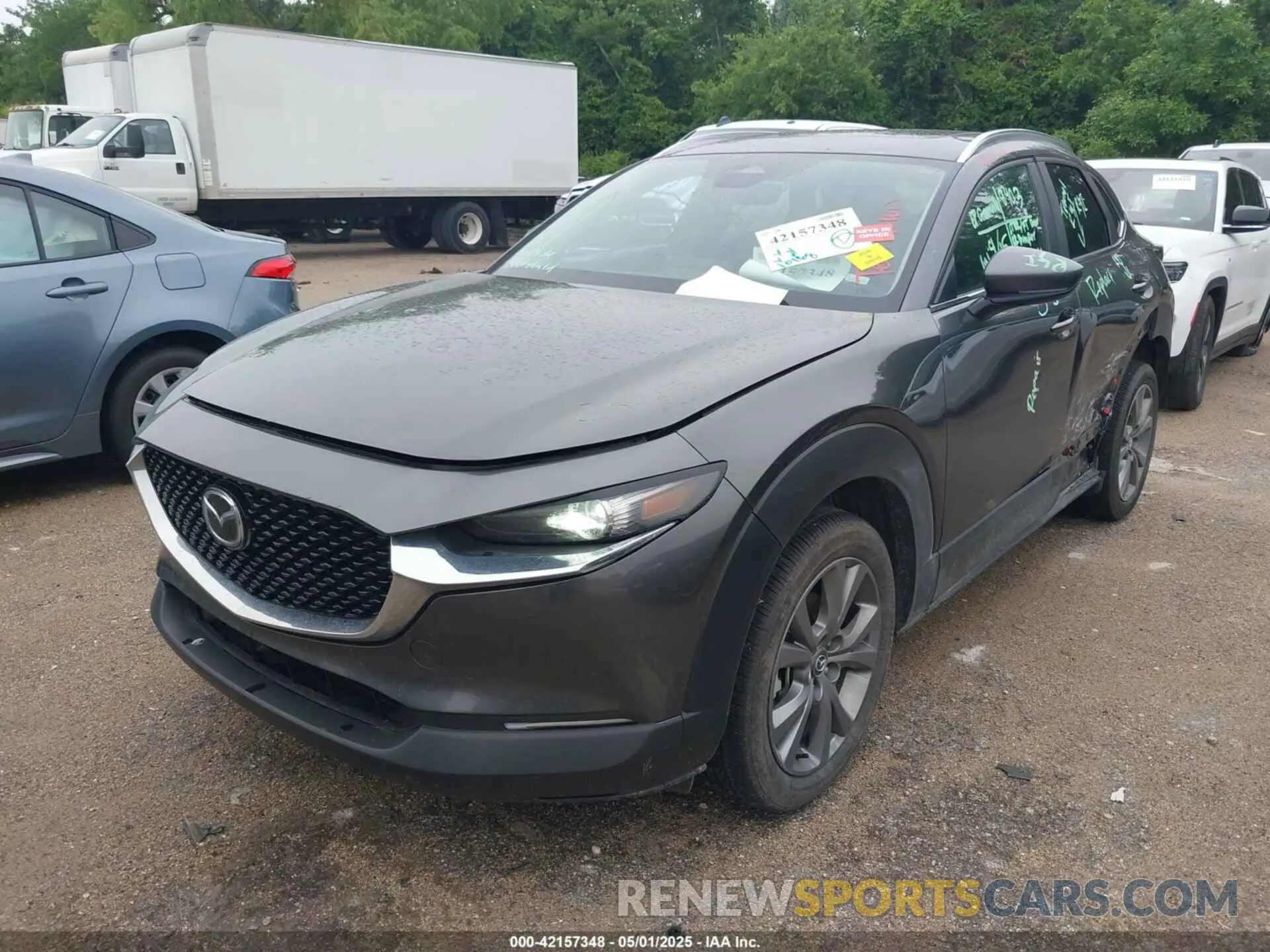 2 fotografías del automóvil dañado 3MVDMBCM4SM752198 MAZDA CX-30 2025