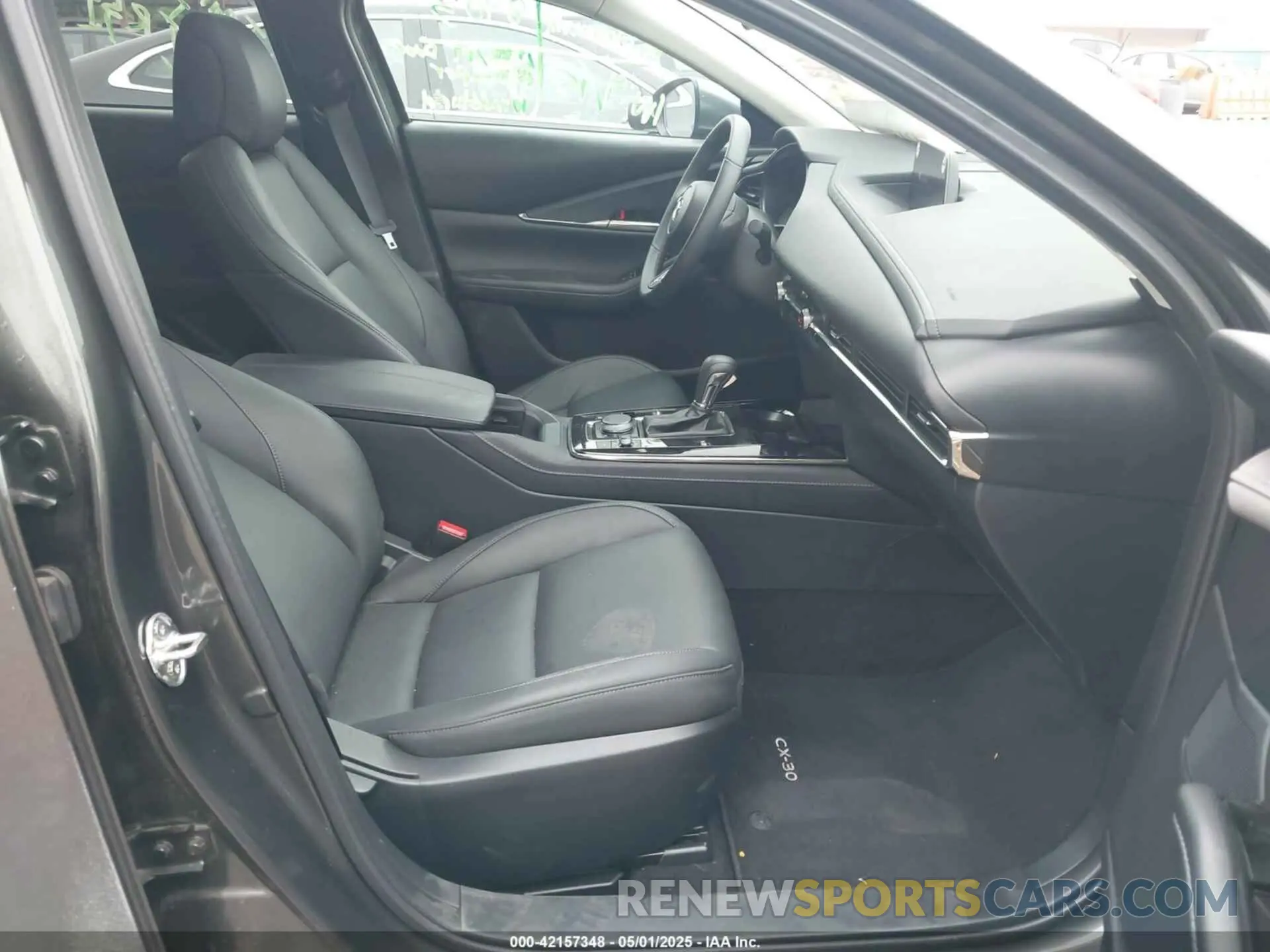 5 fotografías del automóvil dañado 3MVDMBCM4SM752198 MAZDA CX-30 2025