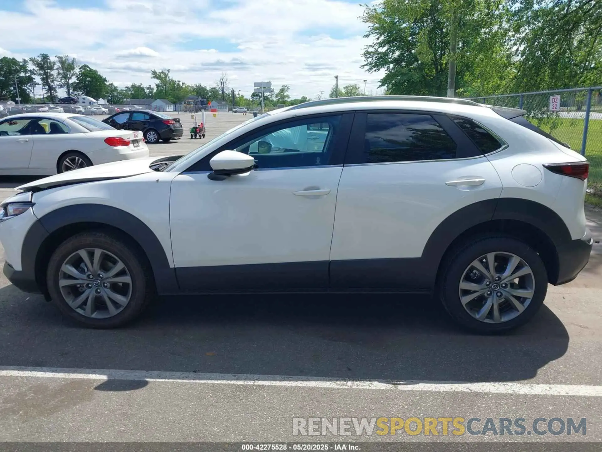 13 fotografías del automóvil dañado 3MVDMBCM6SM781993 MAZDA CX-30 2025