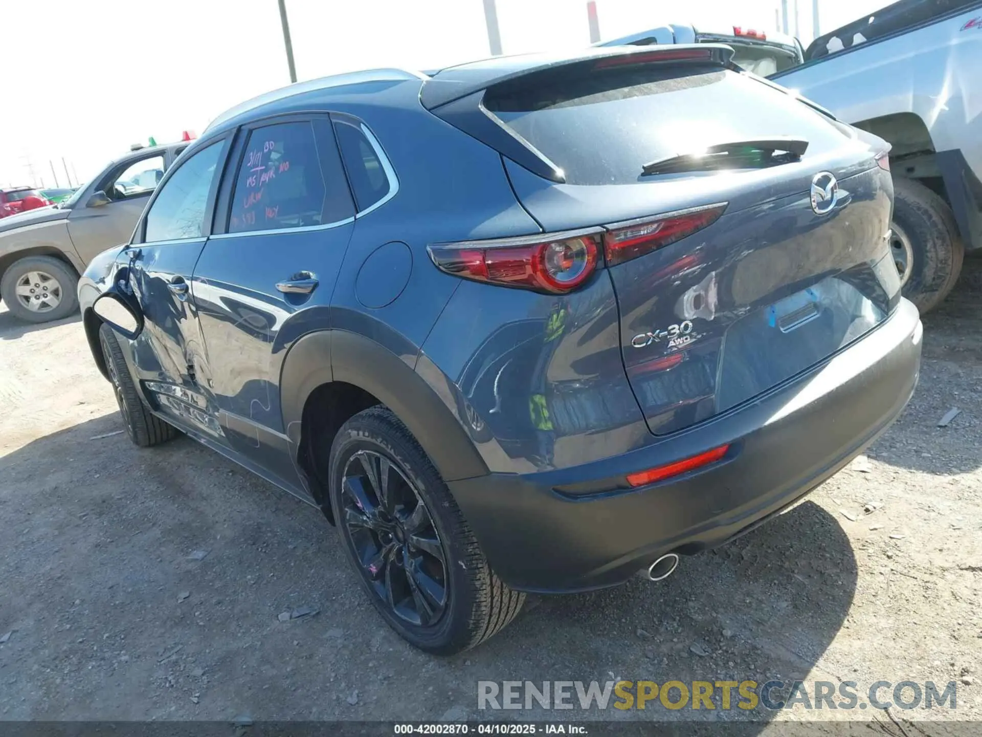 3 fotografías del automóvil dañado 3MVDMBCM6SM800316 MAZDA CX-30 2025
