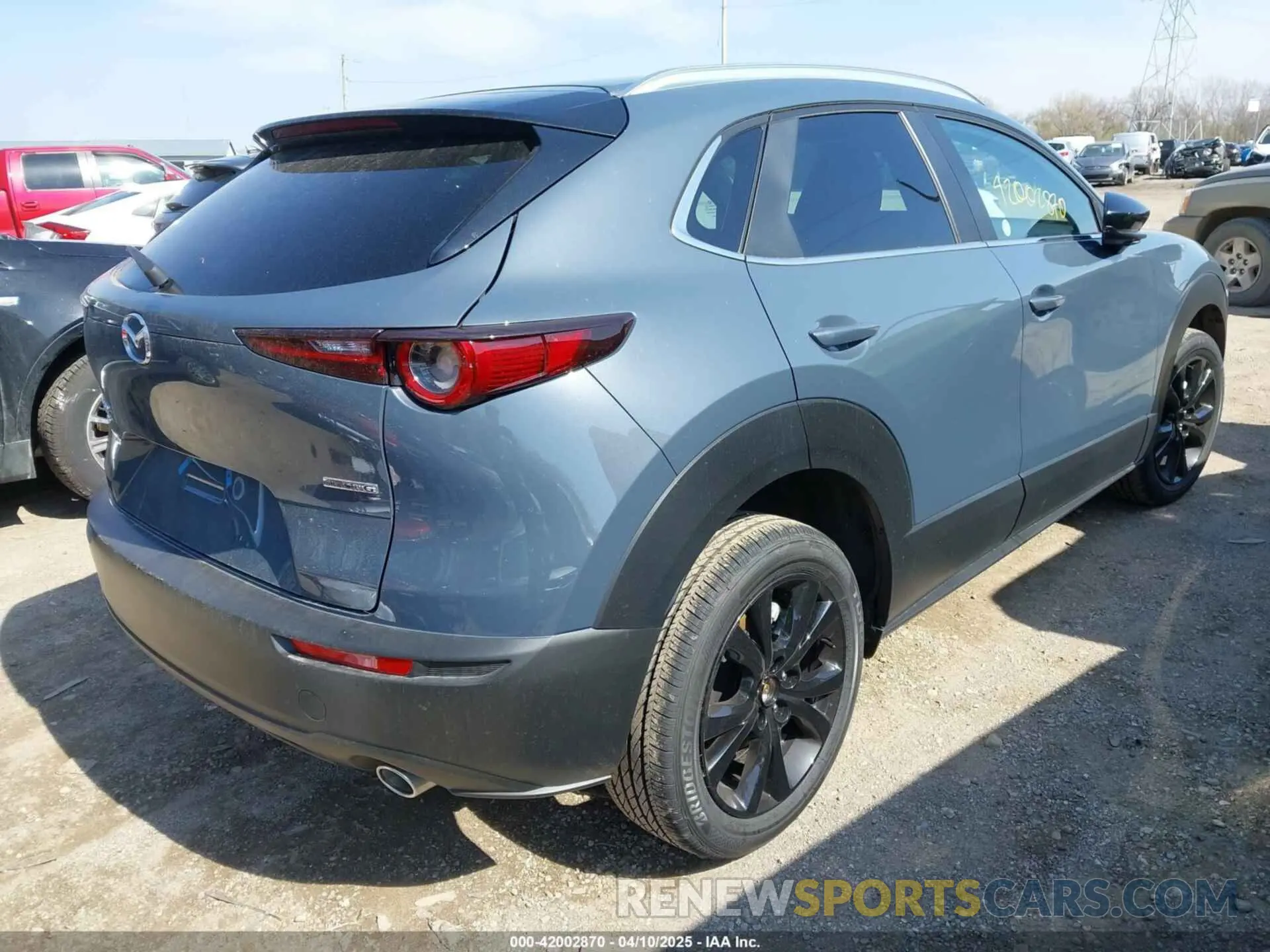 4 fotografías del automóvil dañado 3MVDMBCM6SM800316 MAZDA CX-30 2025