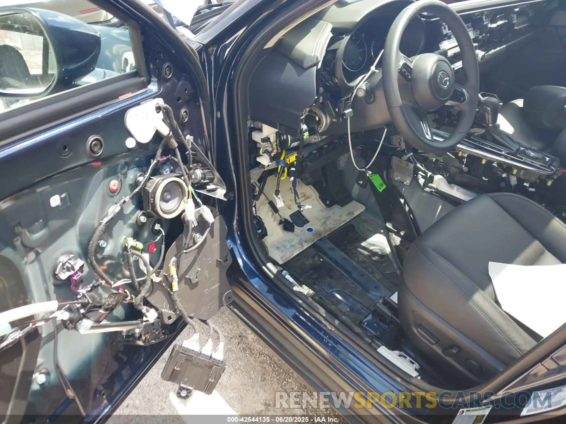 6 fotografías del automóvil dañado 3MVDMBCM7SM754527 MAZDA CX-30 2025