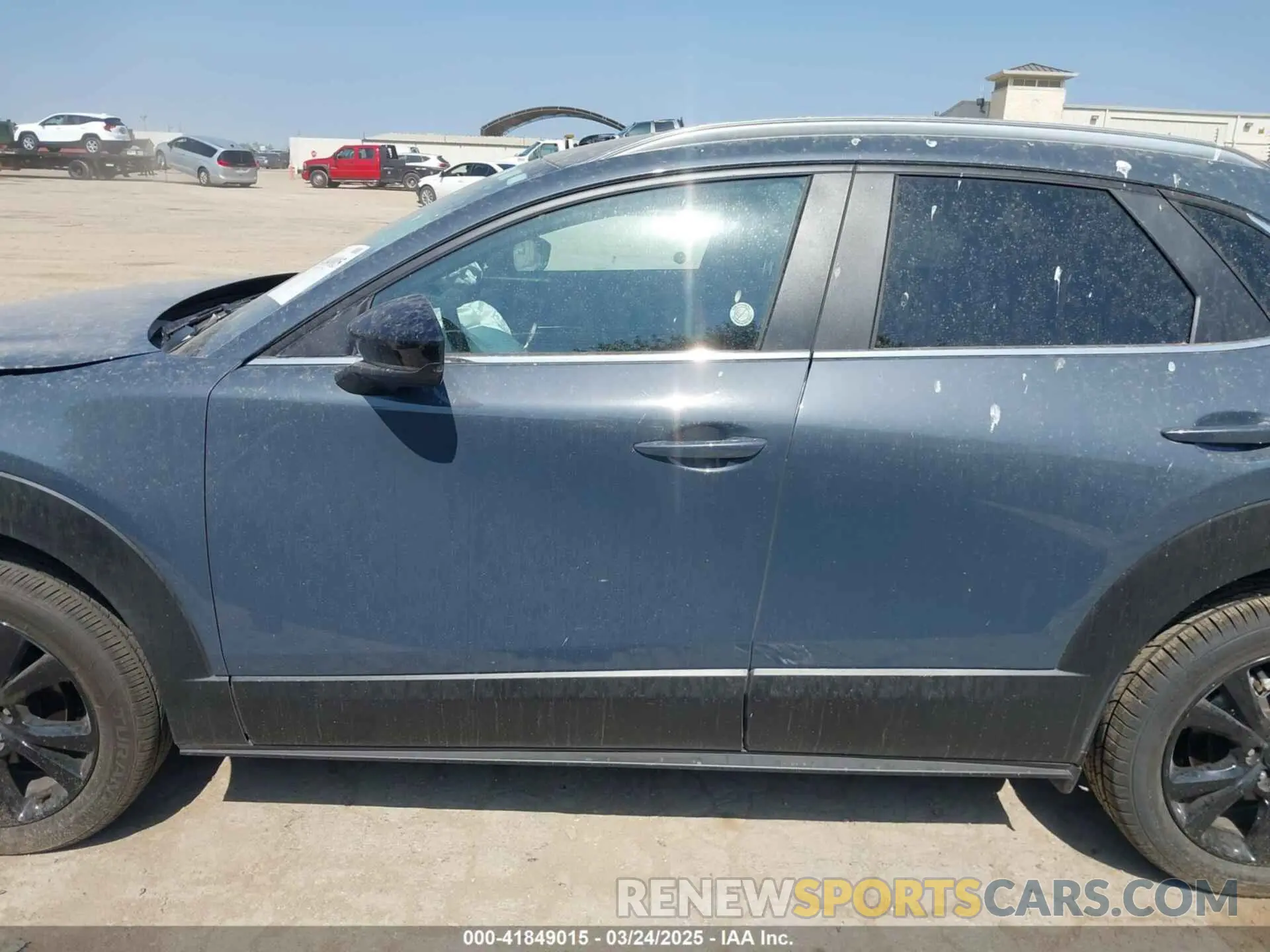 14 fotografías del automóvil dañado 3MVDMBCM7SM770226 MAZDA CX-30 2025