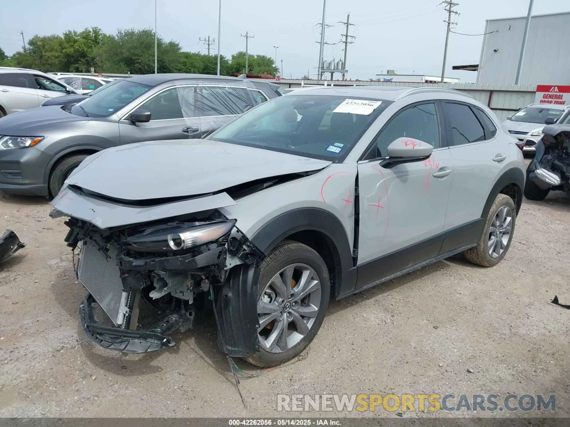 2 fotografías del automóvil dañado 3MVDMBCM7SM801412 MAZDA CX-30 2025