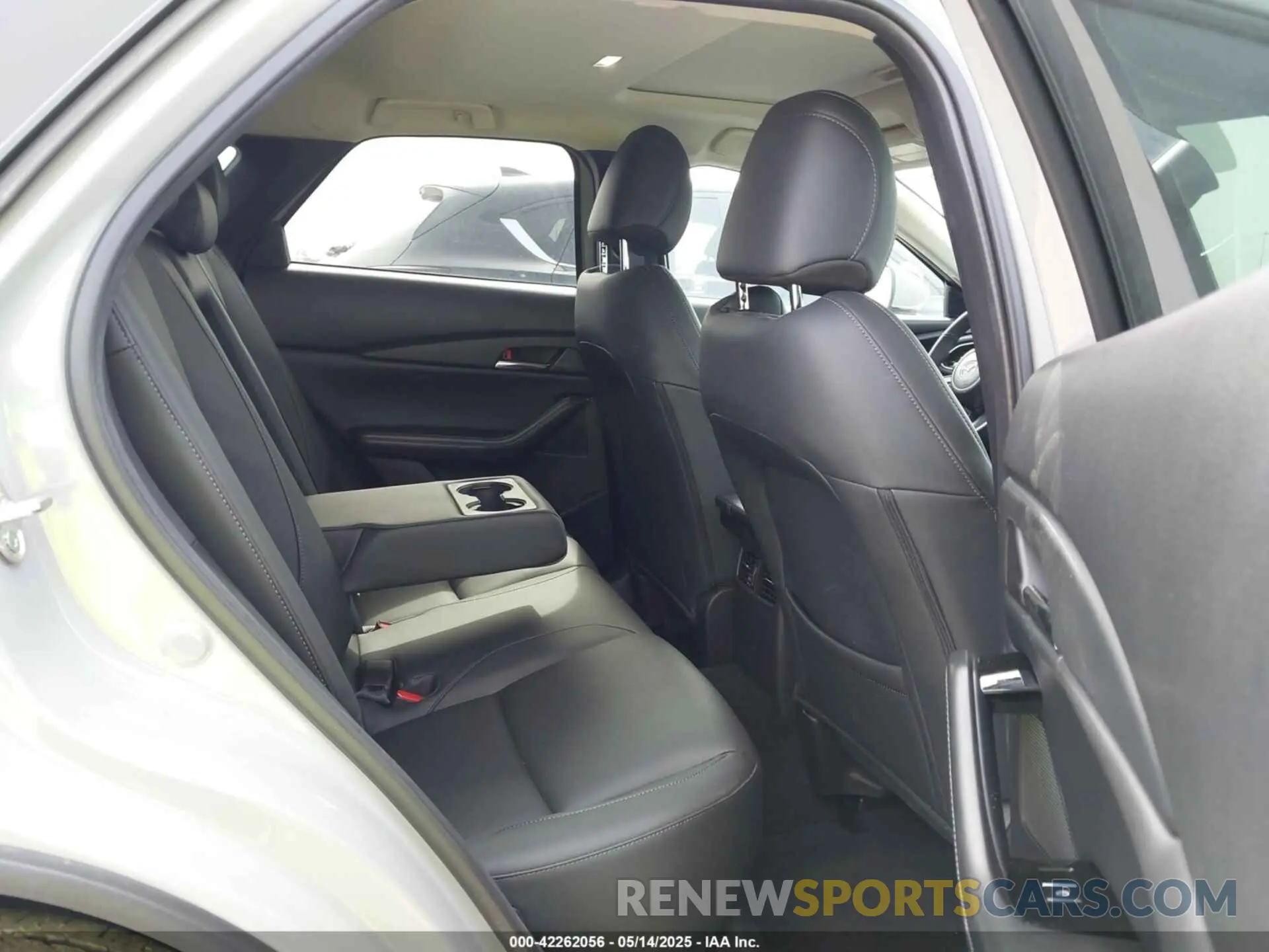 8 fotografías del automóvil dañado 3MVDMBCM7SM801412 MAZDA CX-30 2025