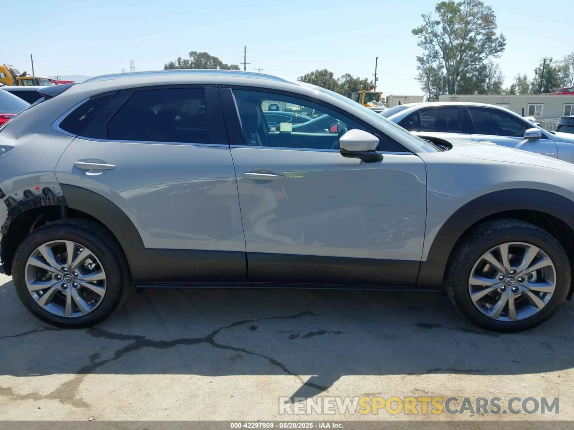 14 fotografías del automóvil dañado 3MVDMBCM8SM830272 MAZDA CX-30 2025