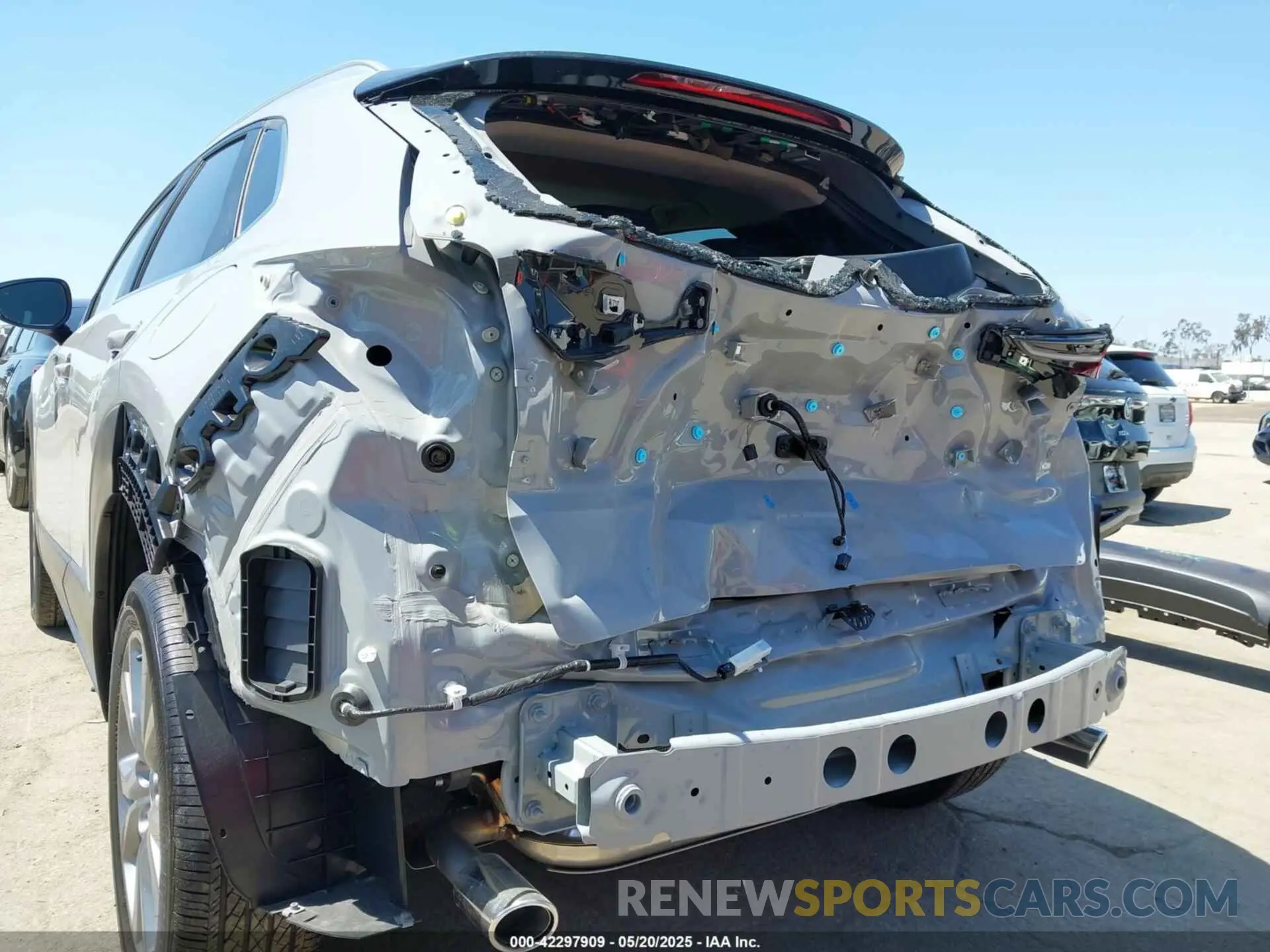 6 fotografías del automóvil dañado 3MVDMBCM8SM830272 MAZDA CX-30 2025