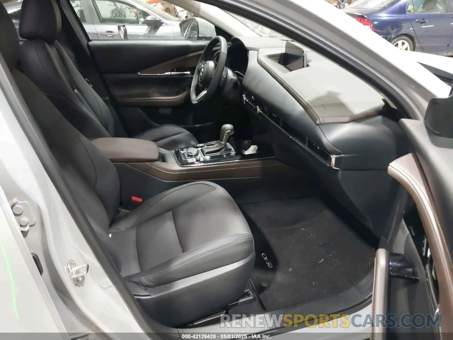 5 fotografías del automóvil dañado 3MVDMBDM5SM788786 MAZDA CX-30 2025