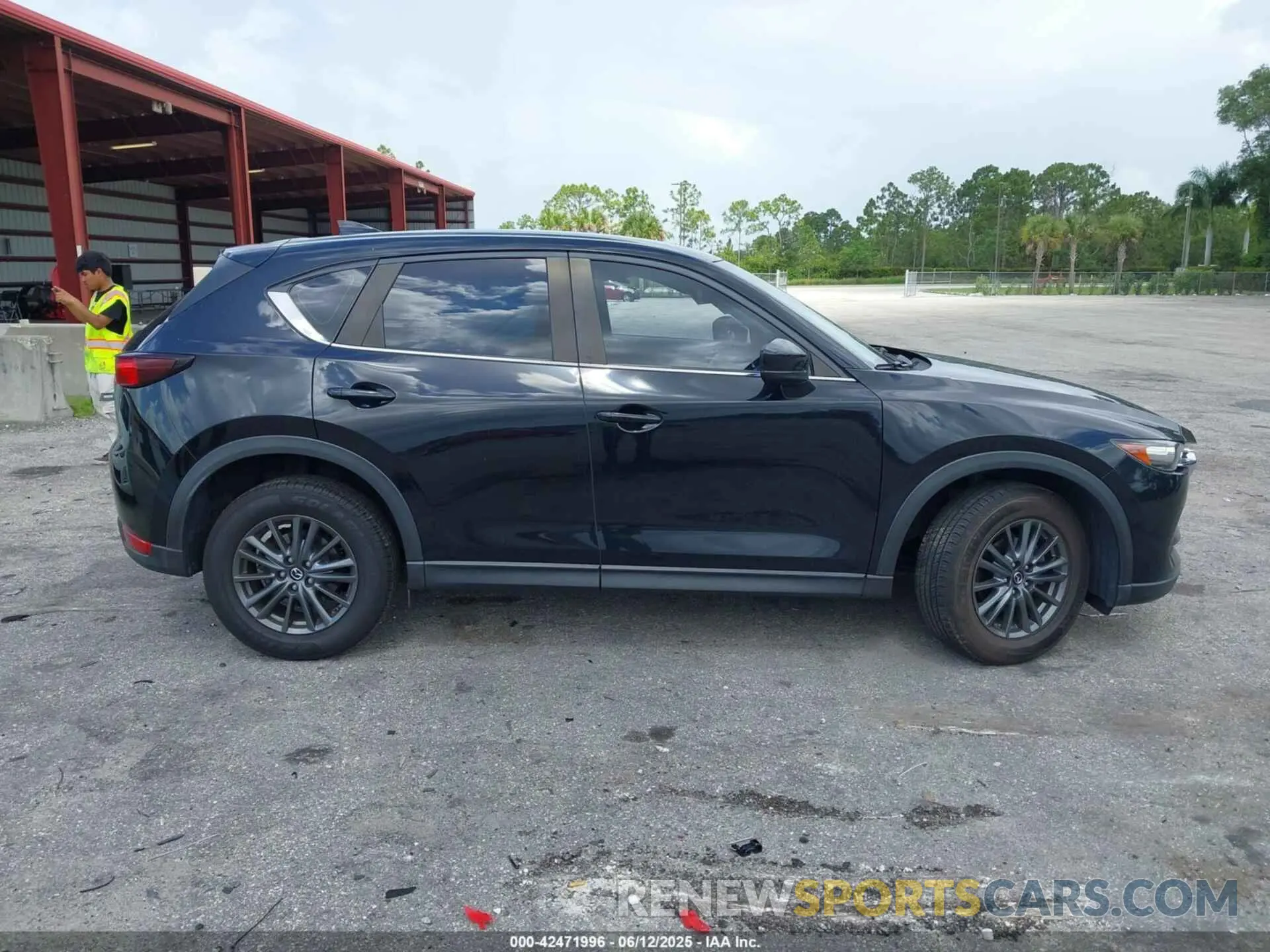 13 fotografías del automóvil dañado JM3KFABM1K1699916 MAZDA CX-5 2019